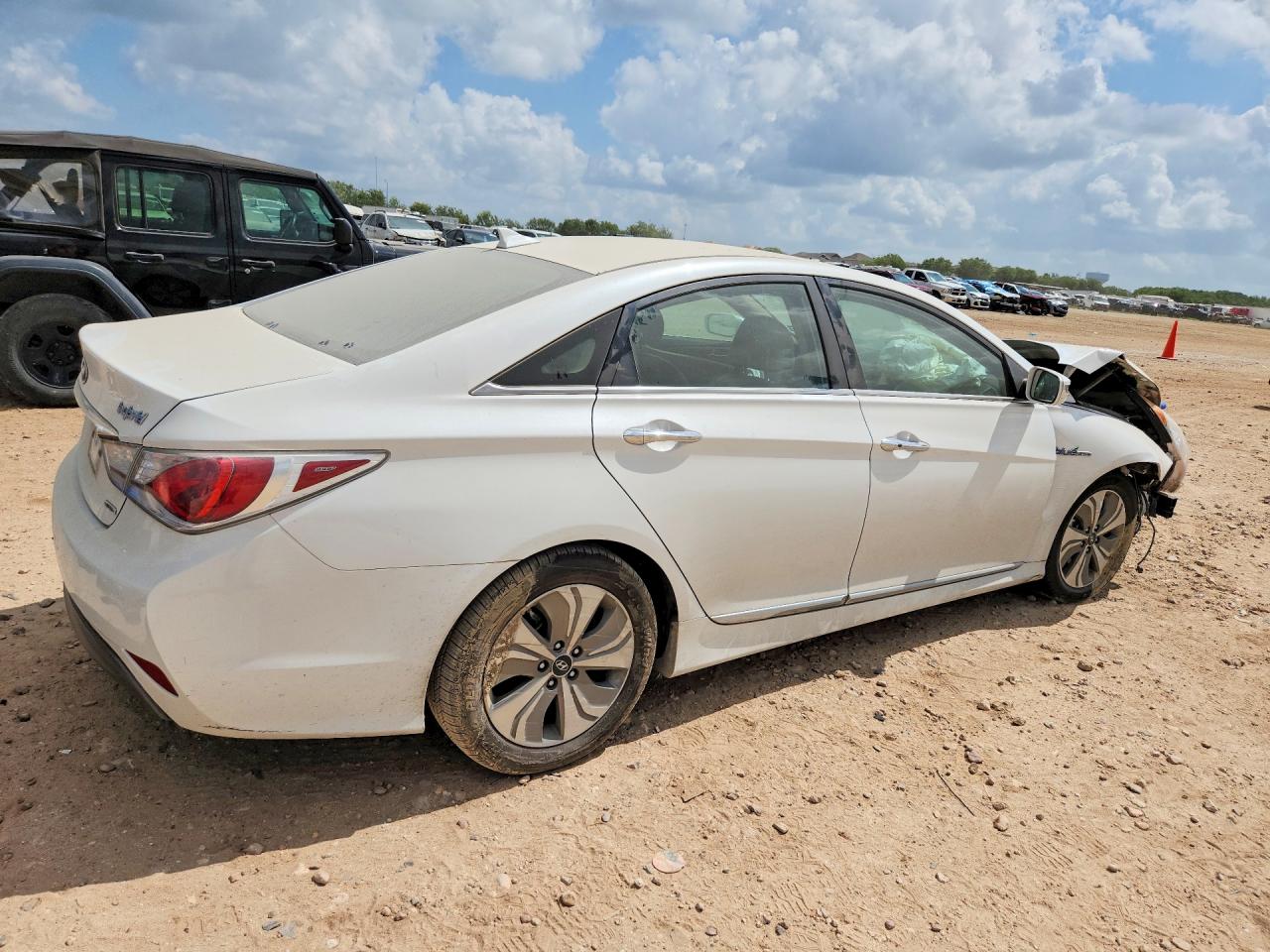 2013 Hyundai Sonata Hybrid Белый vin: KMHEC4A47DA092449