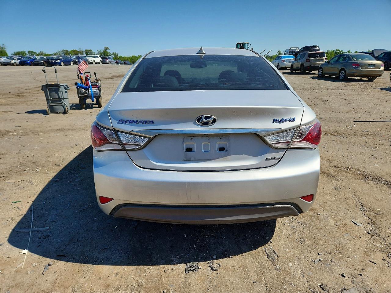2013 Hyundai Sonata Hybrid Silver vin: KMHEC4A47DA098283