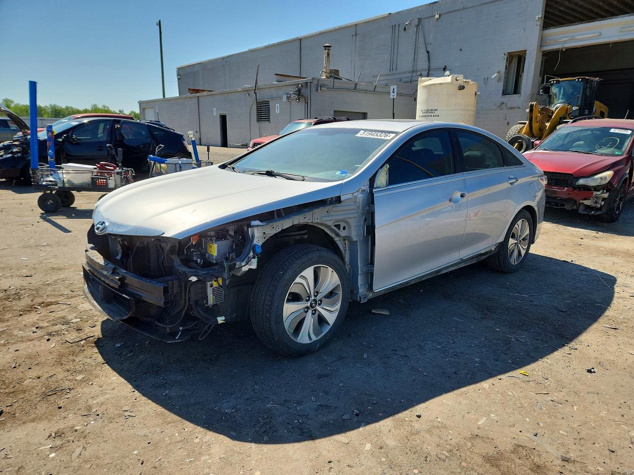 2013 Hyundai Sonata Hybrid Silver vin: KMHEC4A47DA098283