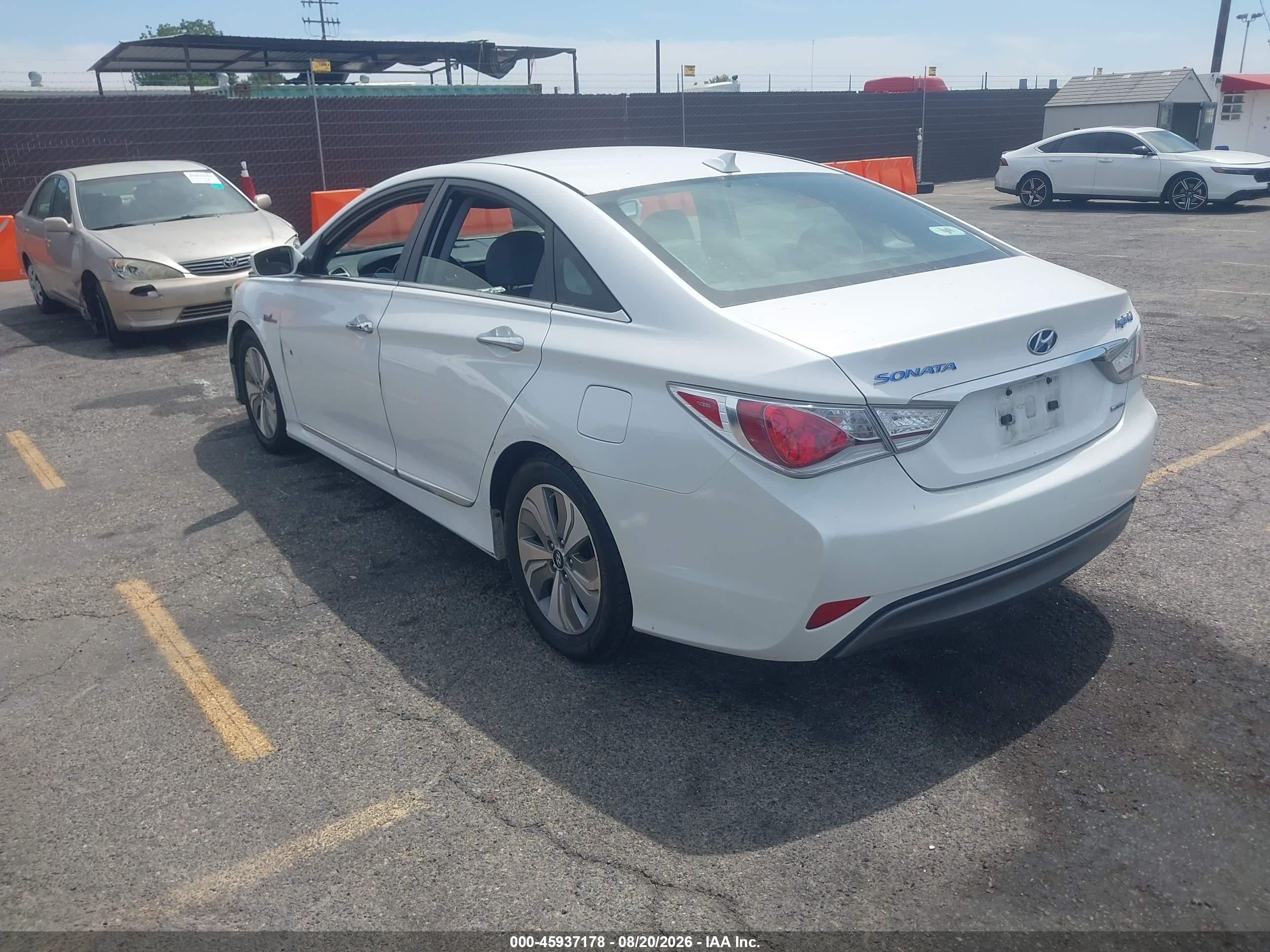 2013 Hyundai Sonata Hybrid Limited White vin: KMHEC4A47DA101263