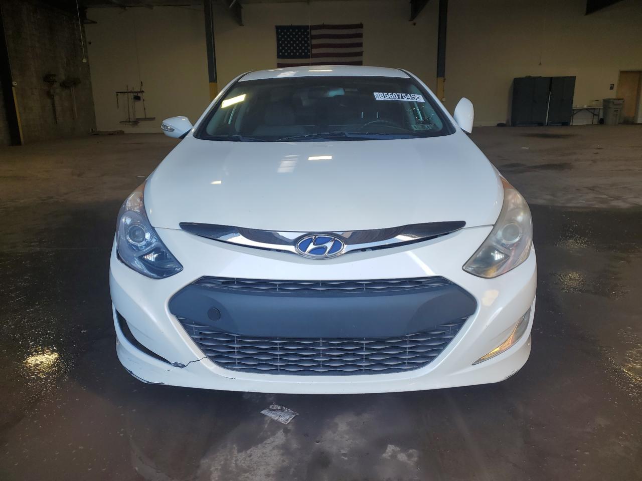 2014 Hyundai Sonata Hybrid White vin: KMHEC4A47EA115374 Damage: Left Head Lamp, Faded, Repair Required