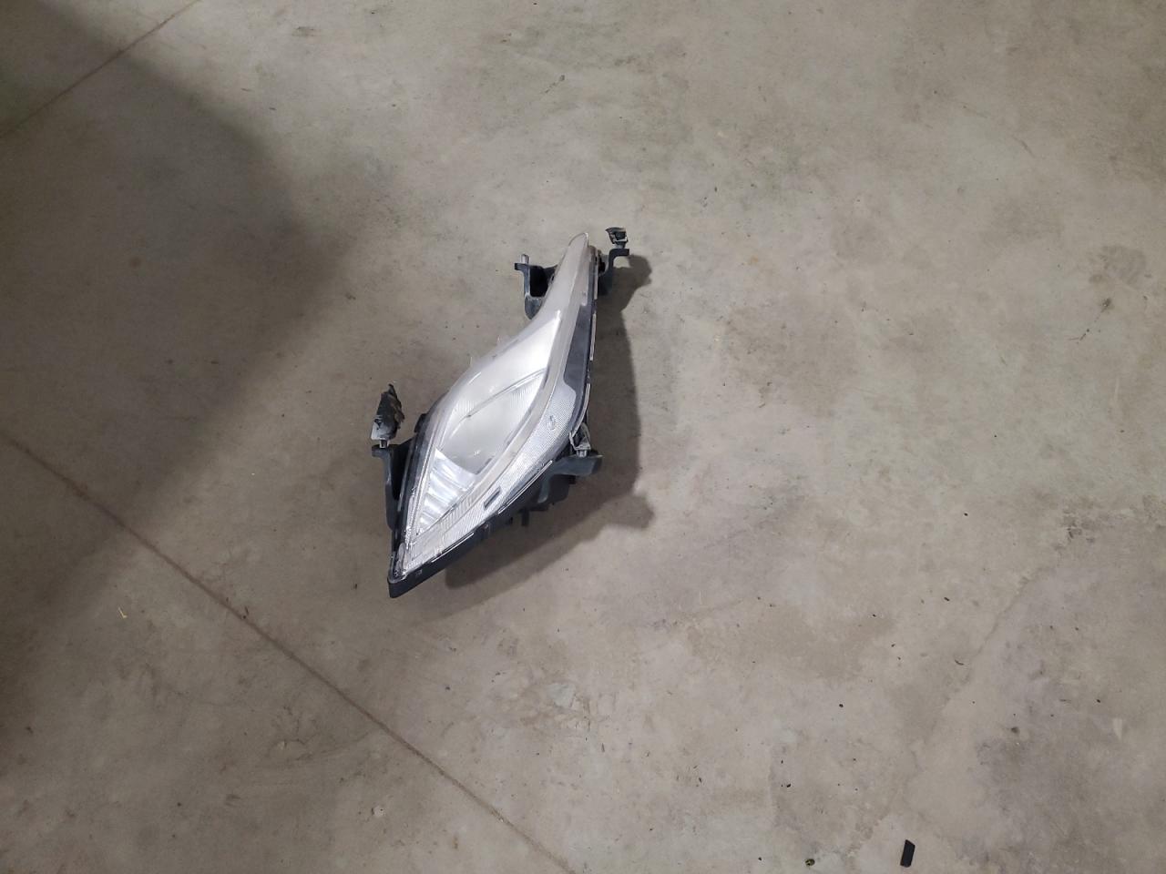 2014 Hyundai Sonata Hybrid White vin: KMHEC4A47EA115374 Damage: Left Head Lamp, Broken, Replacement Required