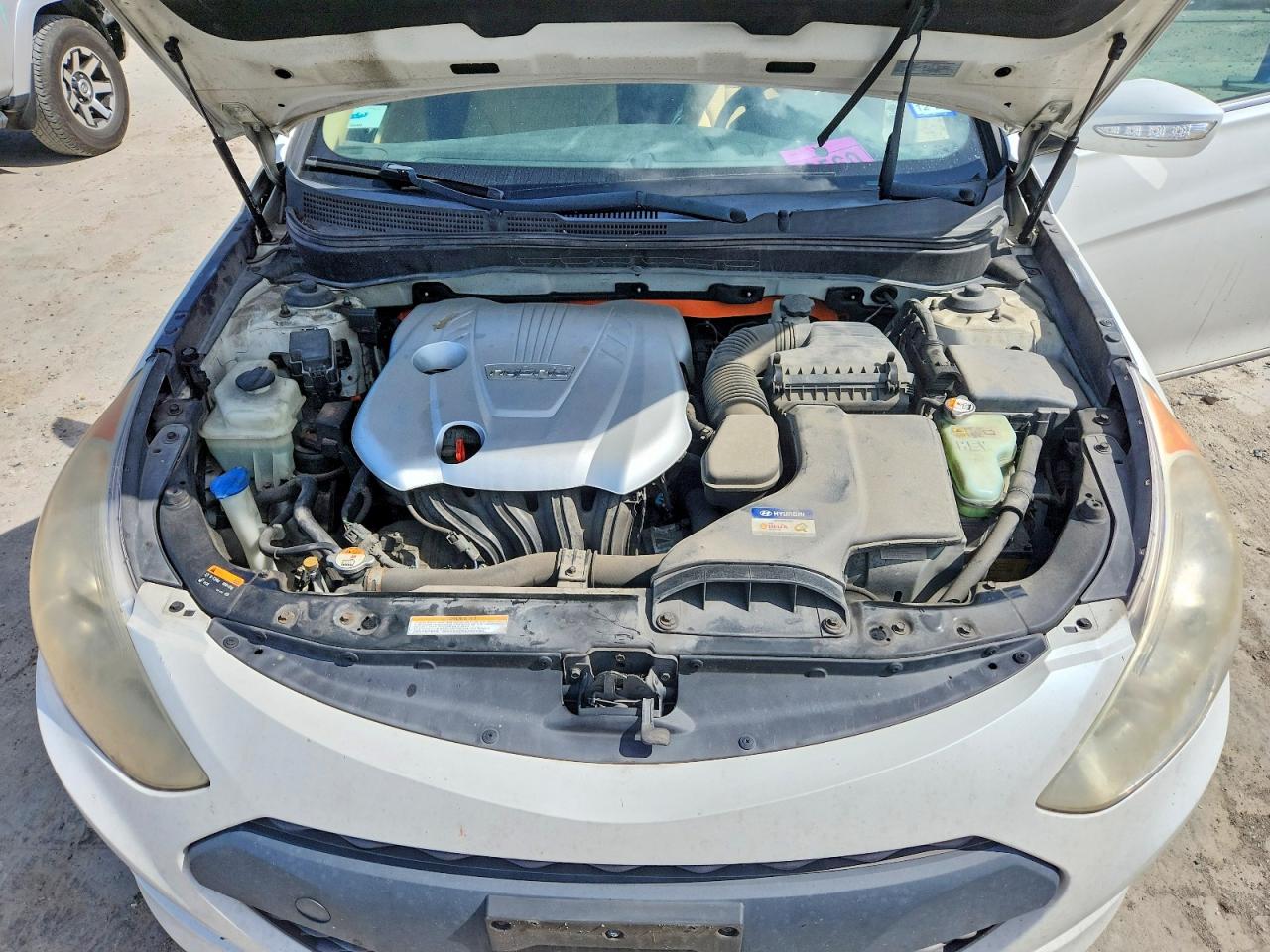 2015 Hyundai Sonata Hybrid Base White vin: KMHEC4A47FA123895