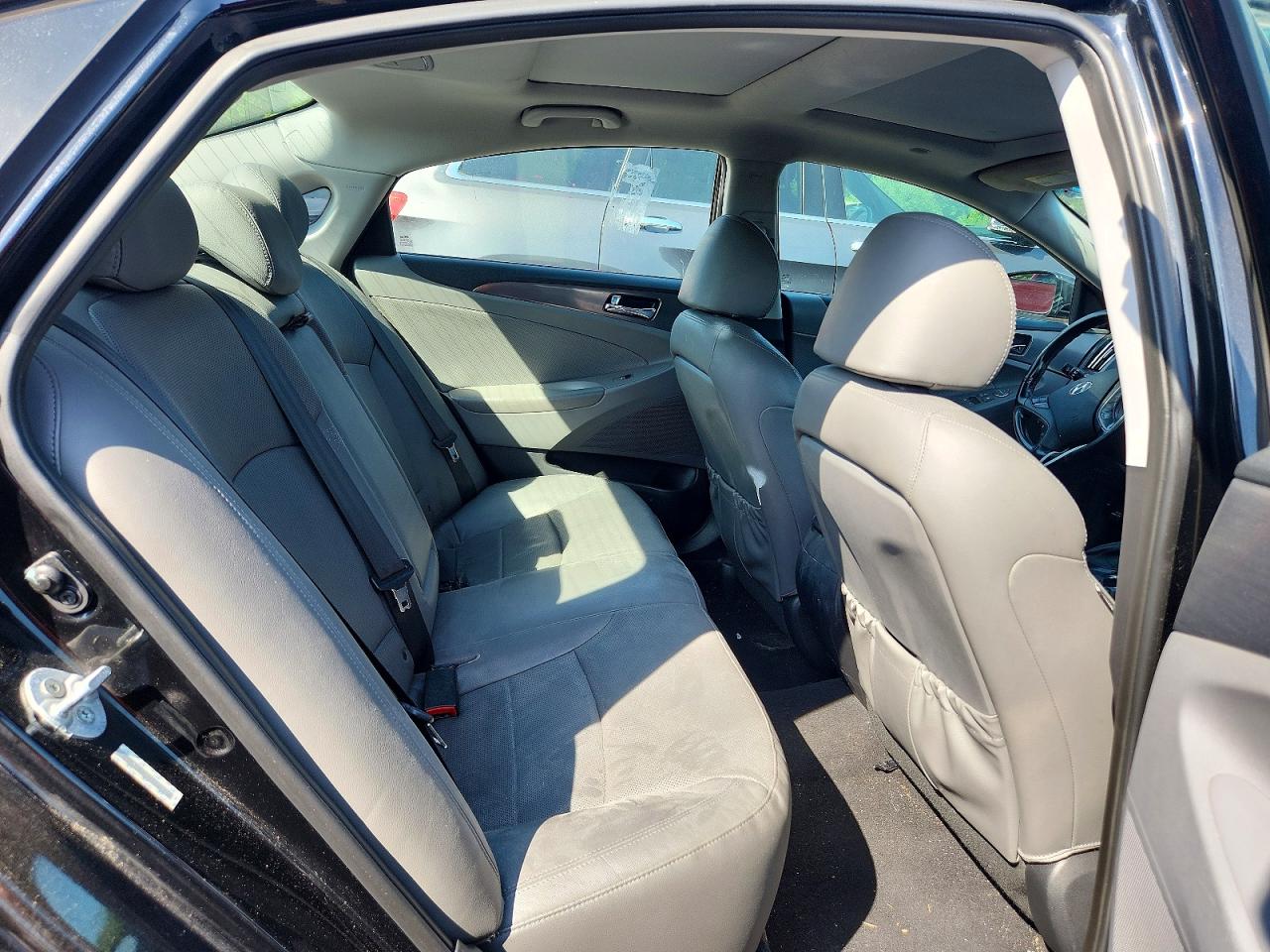 2015 Hyundai Sonata Hybrid Limited Black vin: KMHEC4A47FA127316