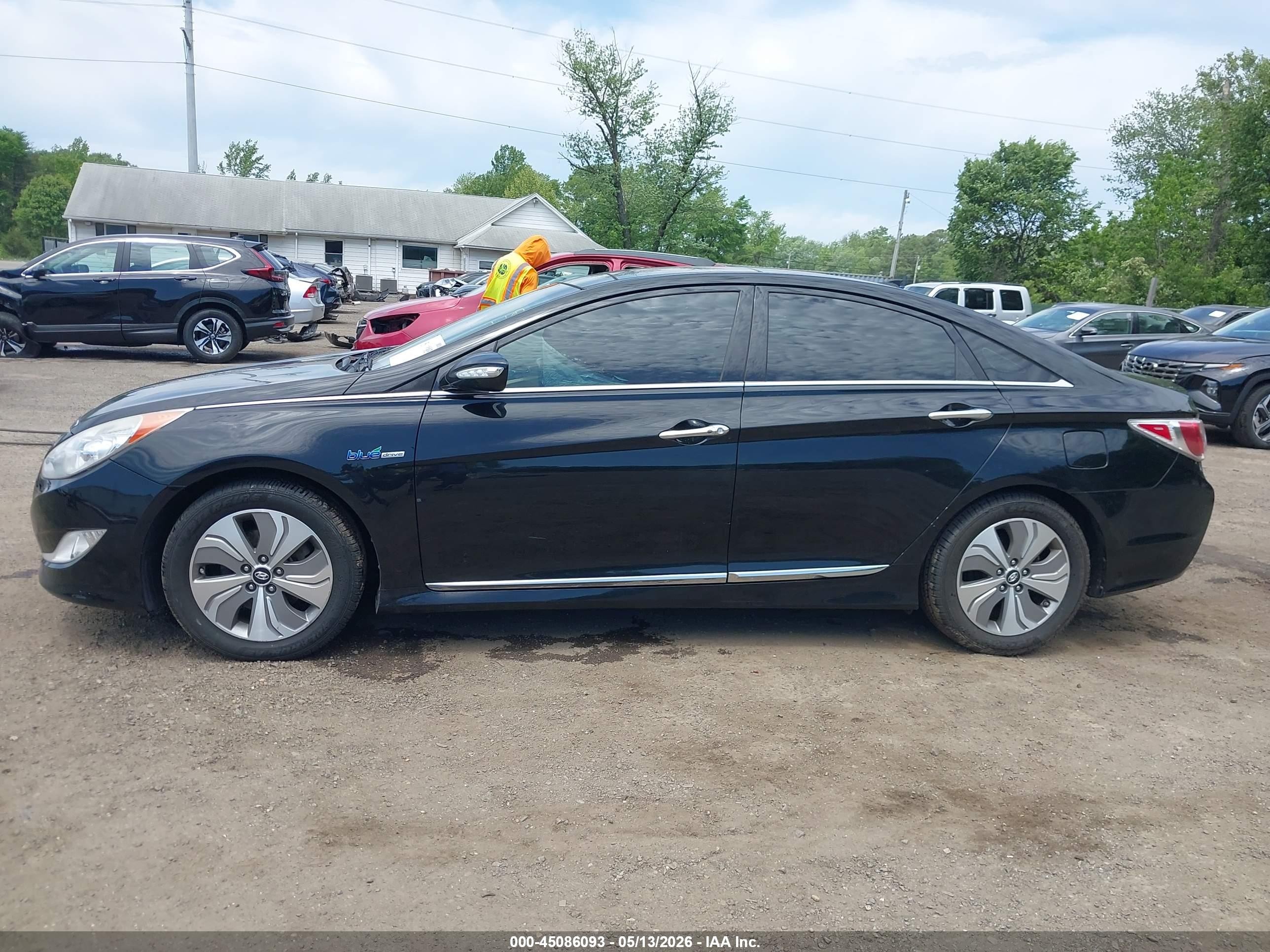 2015 Hyundai Sonata Hybrid Limited Черный vin: KMHEC4A47FA129907