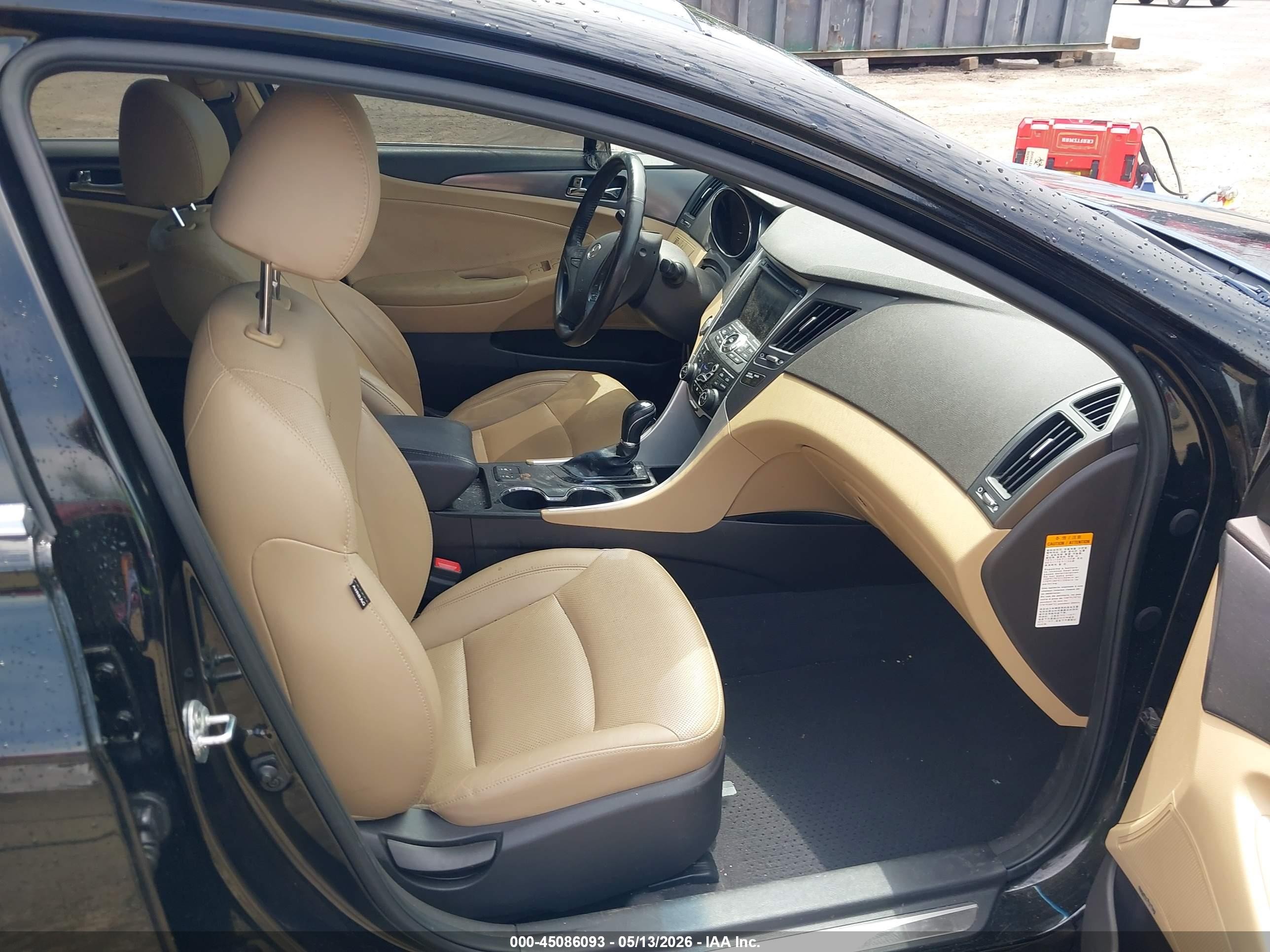 2015 Hyundai Sonata Hybrid Limited Черный vin: KMHEC4A47FA129907