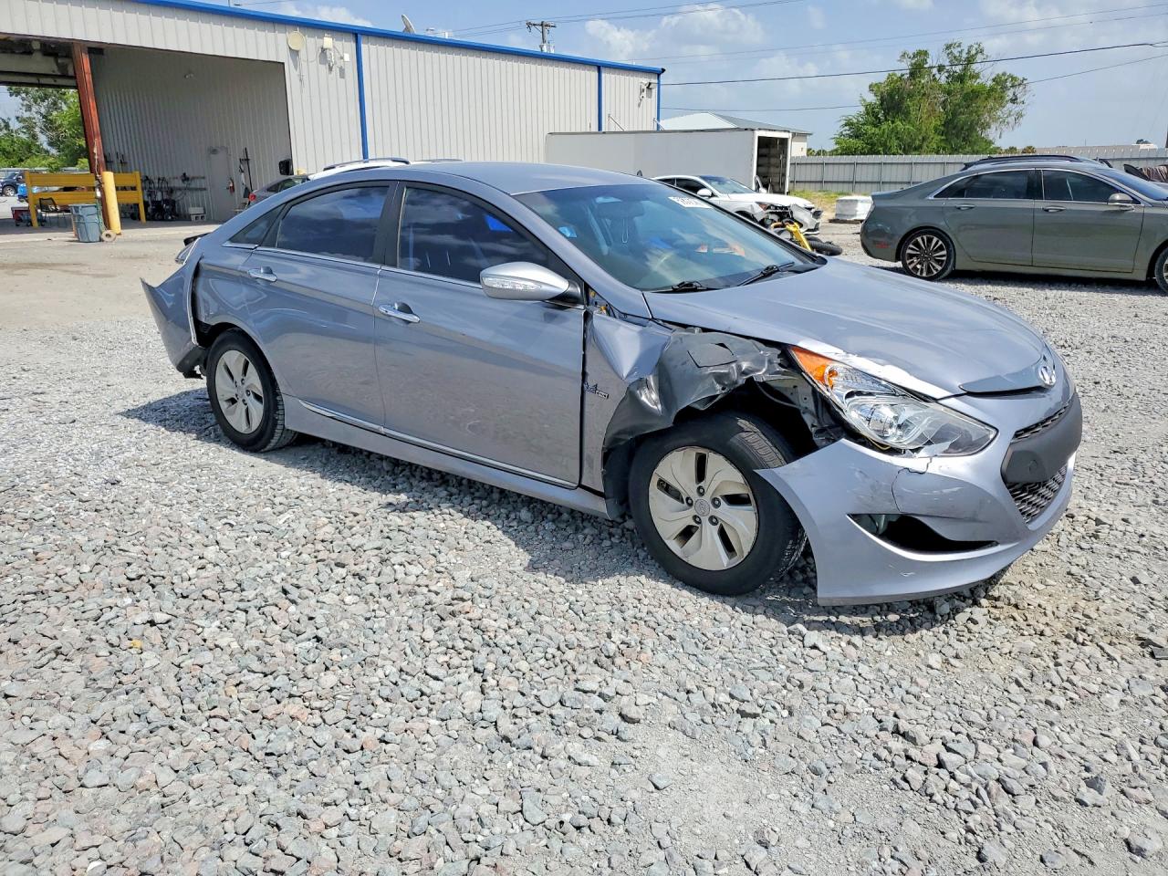 2015 Hyundai Sonata Hybrid Base Silver vin: KMHEC4A47FA133844