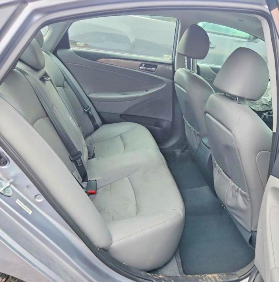 2015 Hyundai Sonata Hybrid Limited Gray vin: KMHEC4A47FA136341