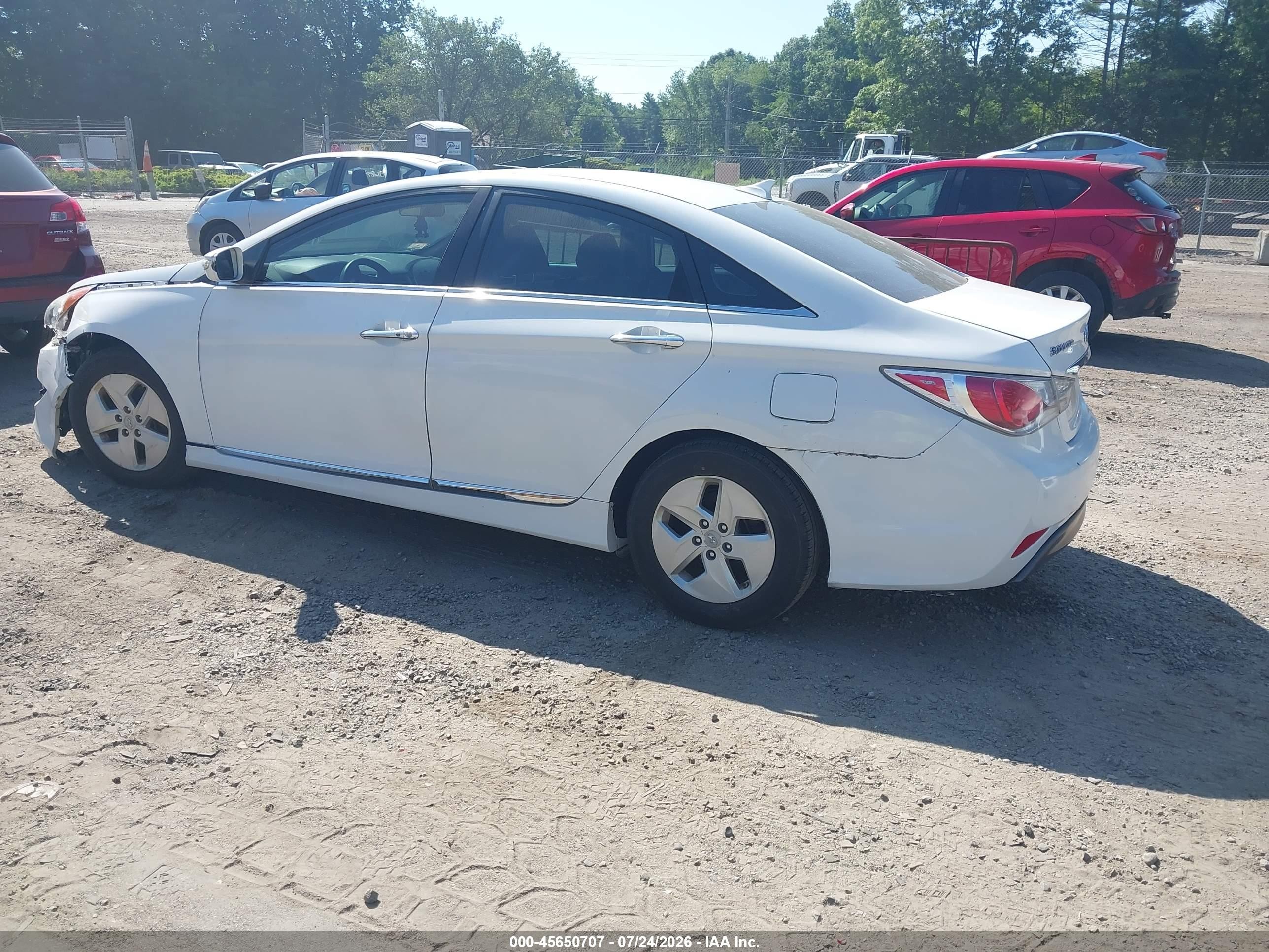 2011 Hyundai Sonata Hybrid   White vin: KMHEC4A48BA003999