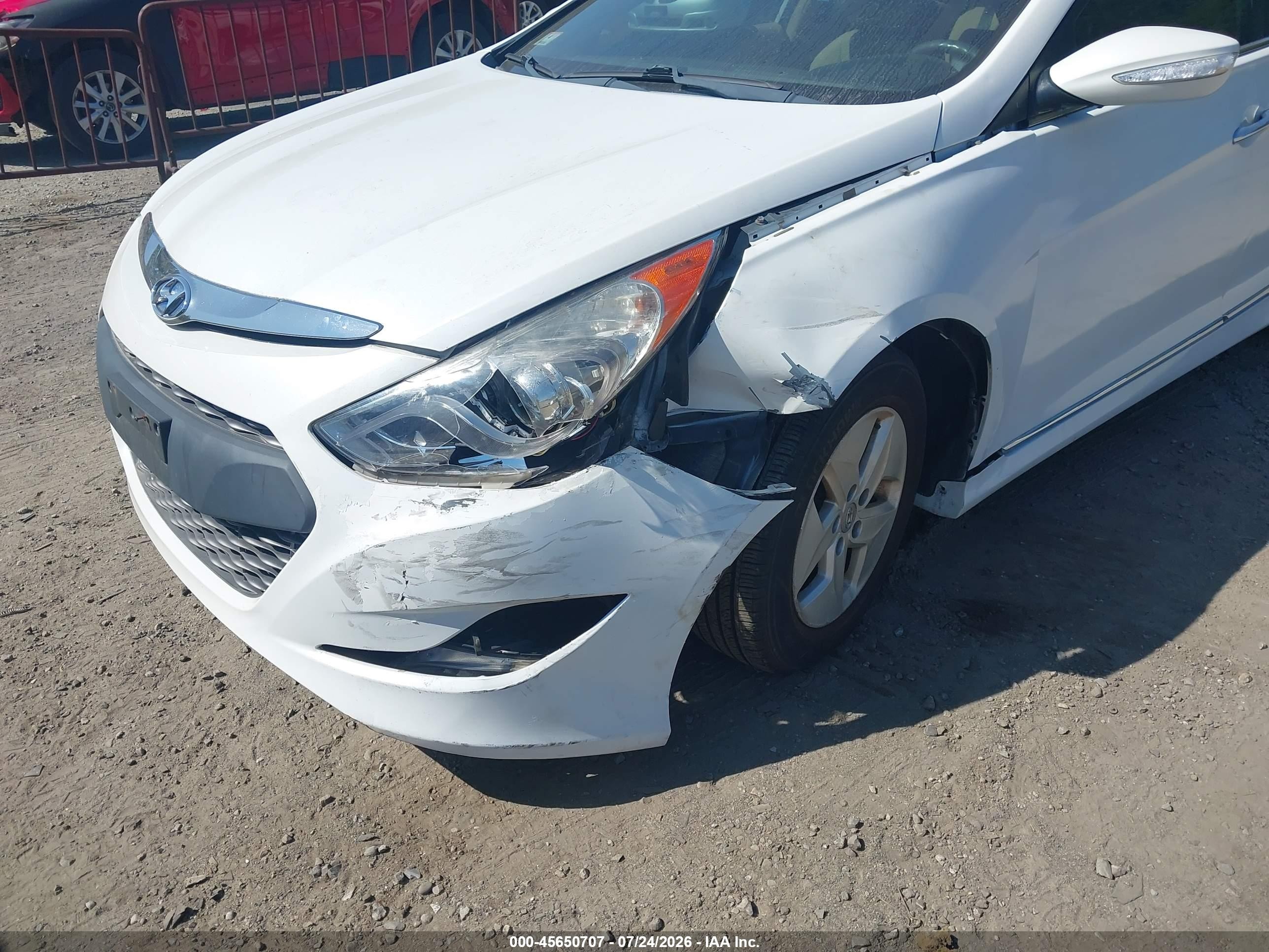 2011 Hyundai Sonata Hybrid   White vin: KMHEC4A48BA003999