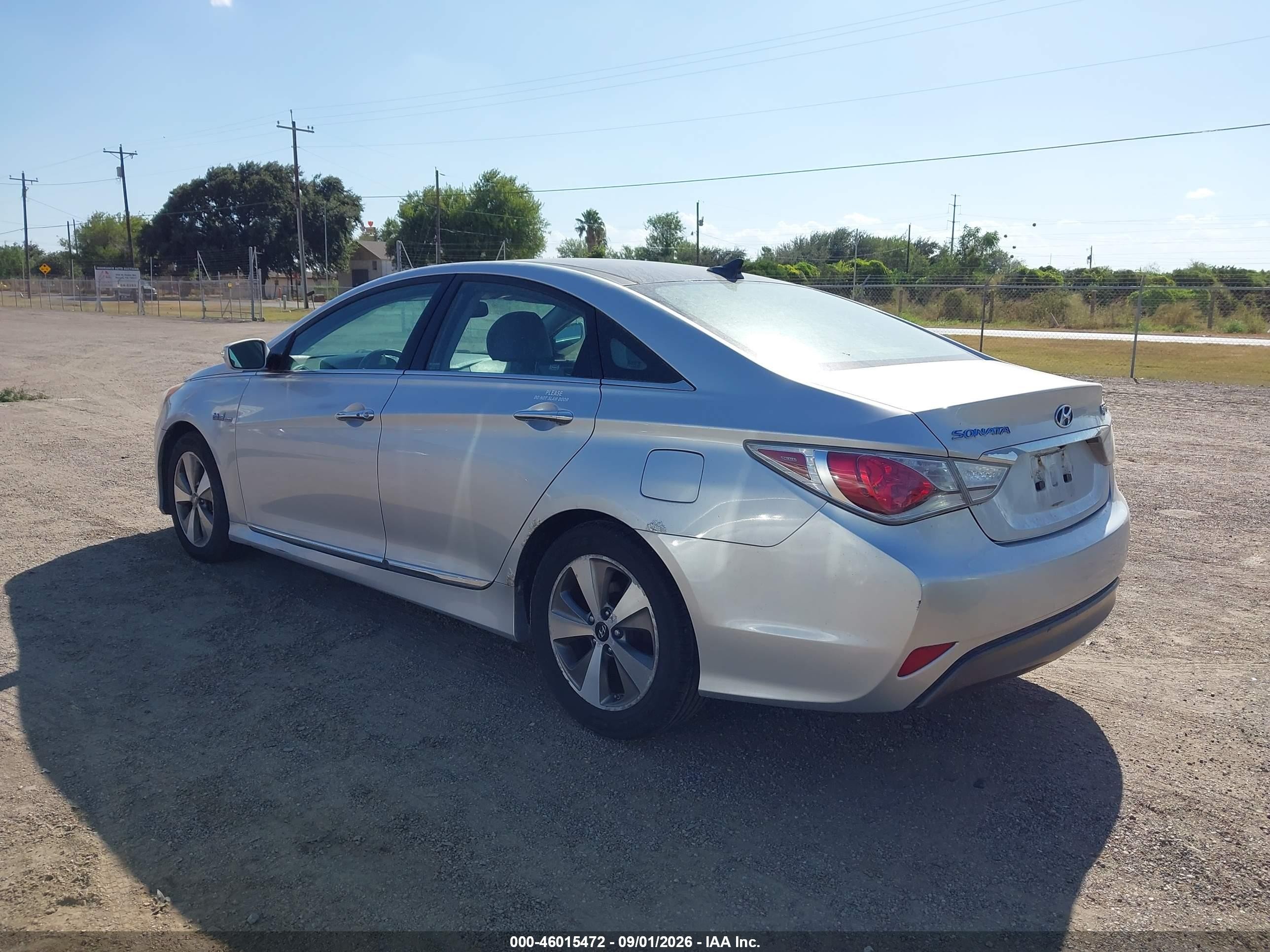 2011 Hyundai Sonata Hybrid   Silver vin: KMHEC4A48BA008121