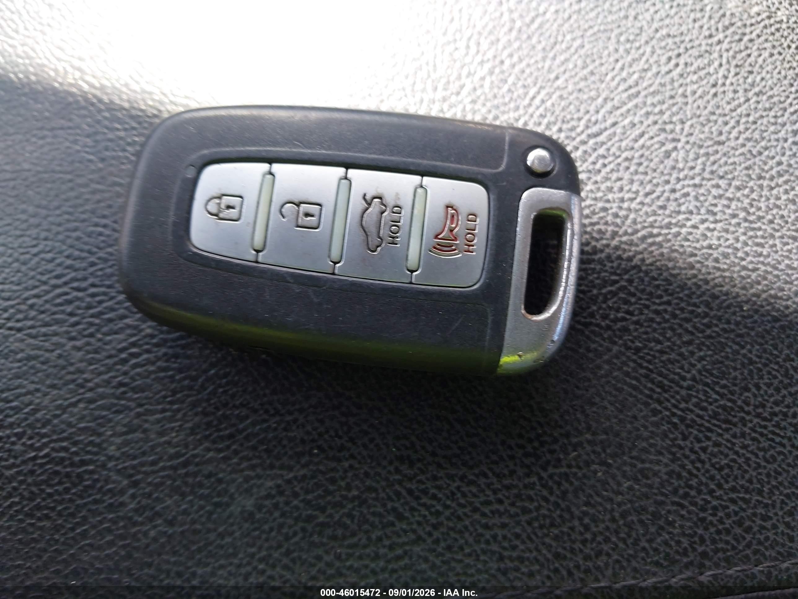 2011 Hyundai Sonata Hybrid   Silver vin: KMHEC4A48BA008121