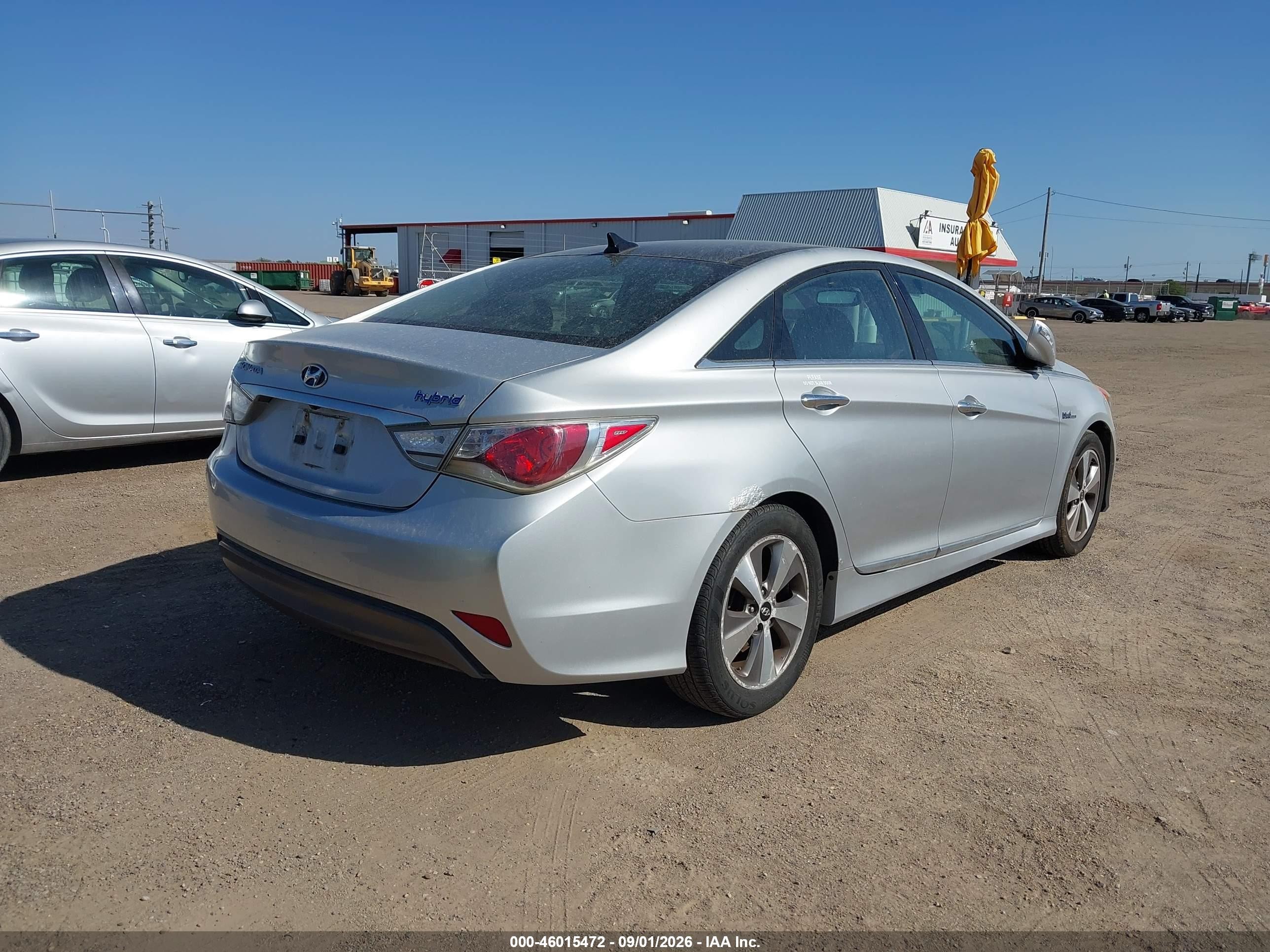 2011 Hyundai Sonata Hybrid   Silver vin: KMHEC4A48BA008121