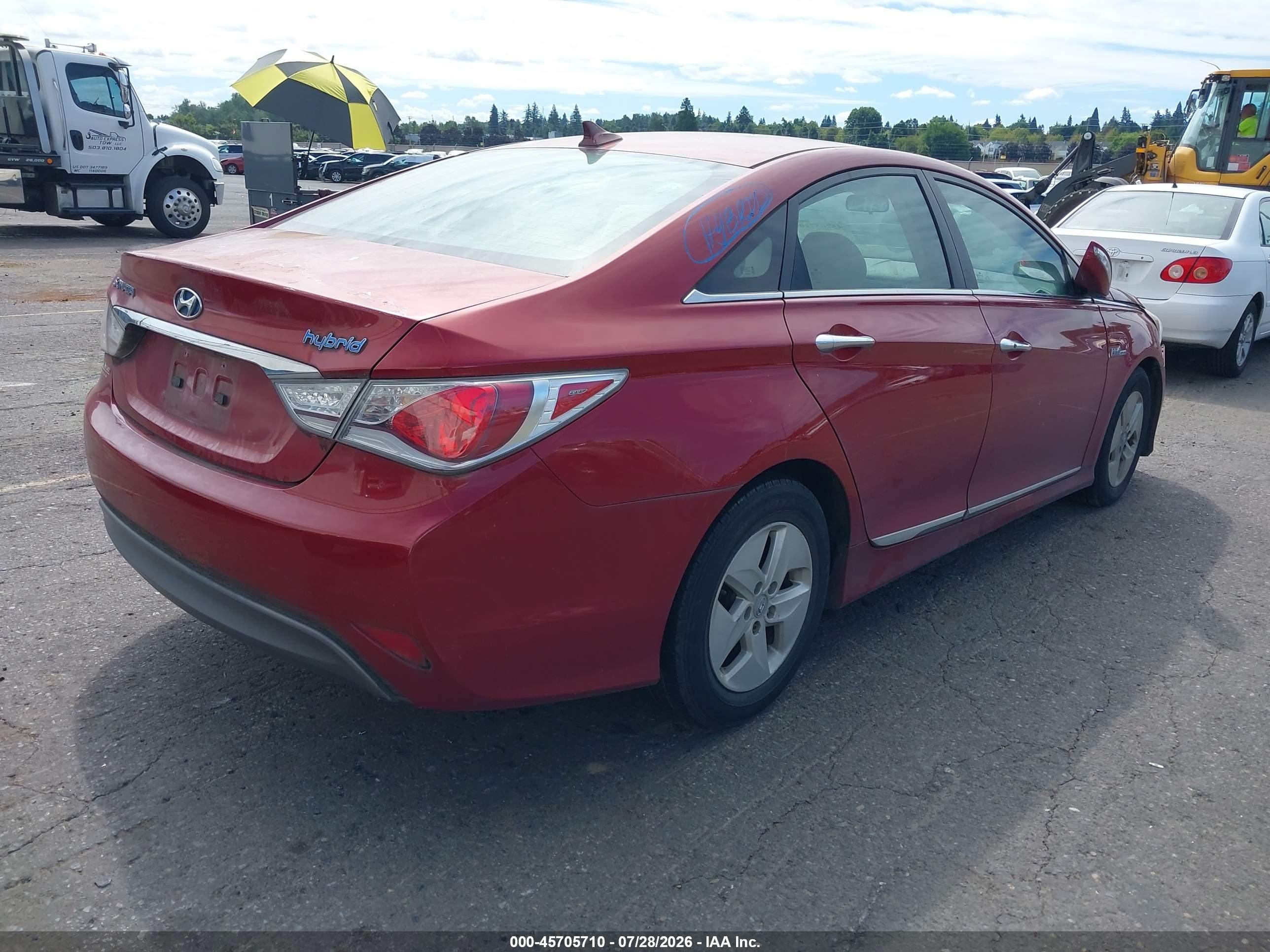 2011 Hyundai Sonata Hybrid   Red vin: KMHEC4A48BA008586