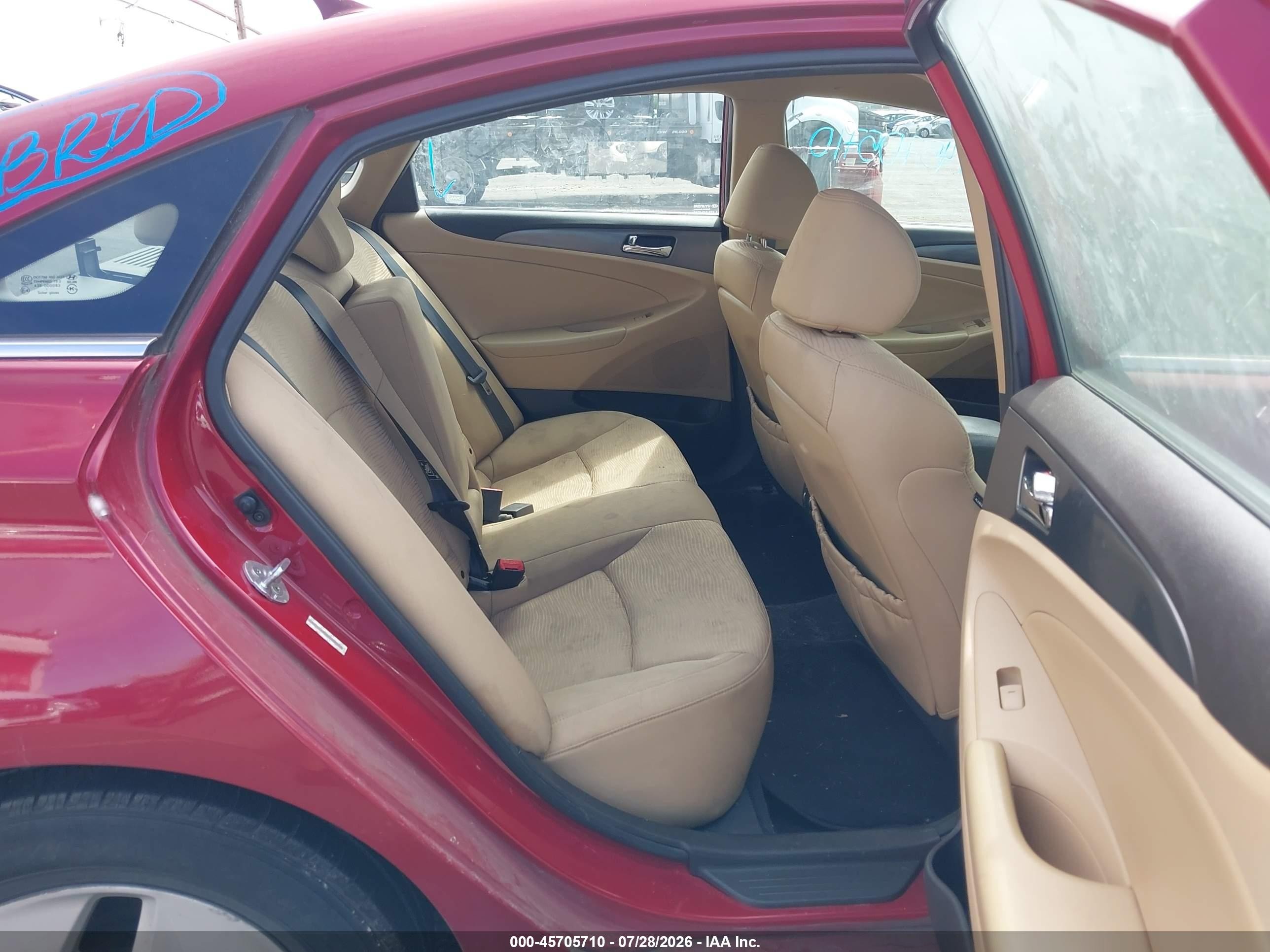 2011 Hyundai Sonata Hybrid   Red vin: KMHEC4A48BA008586
