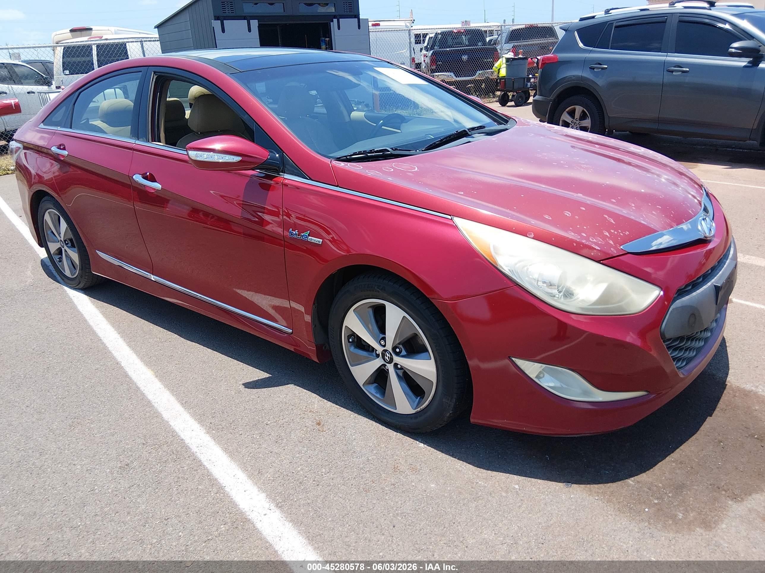 2011 Hyundai Sonata Hybrid   Red vin: KMHEC4A48BA013786