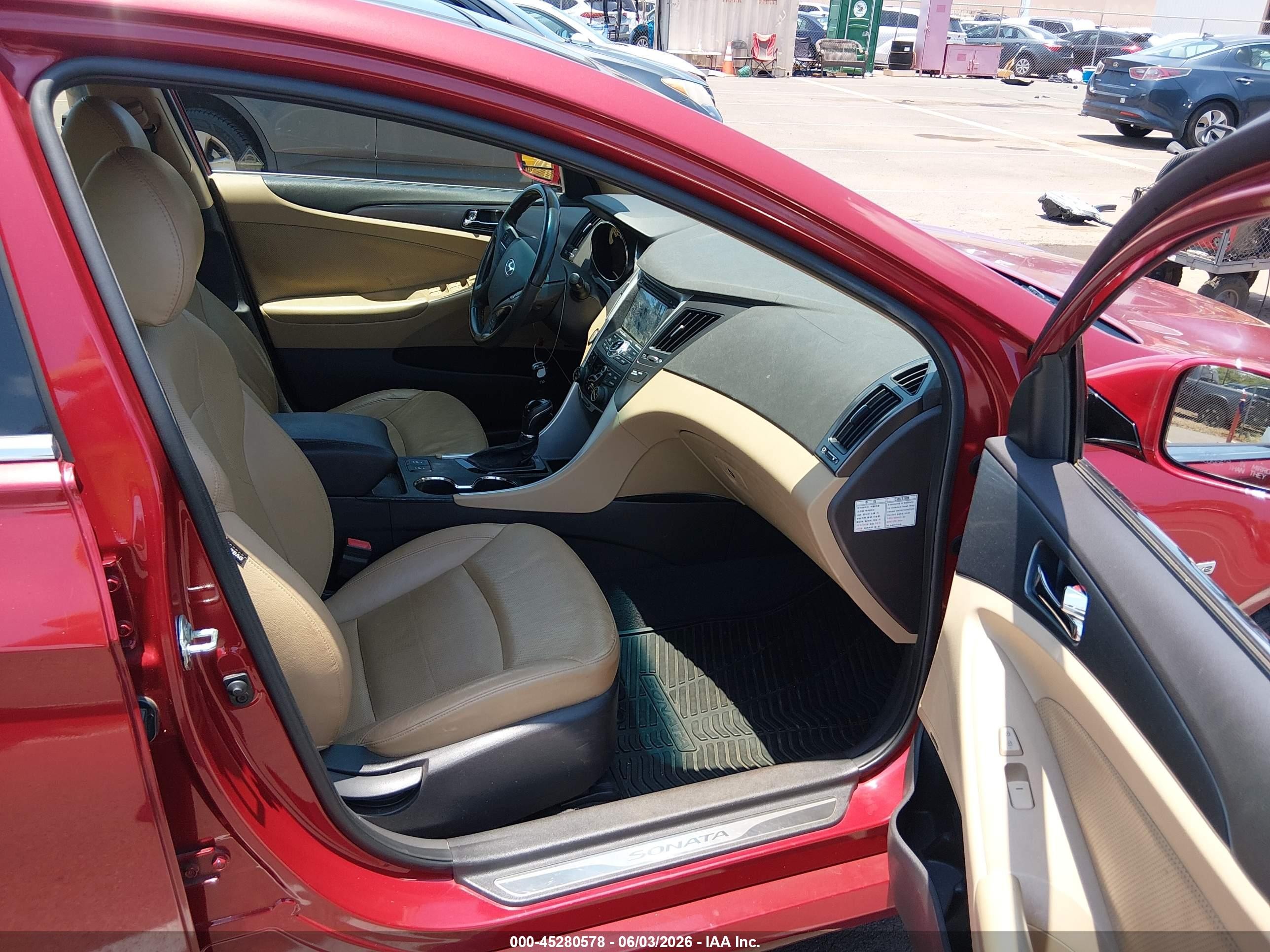 2011 Hyundai Sonata Hybrid   Red vin: KMHEC4A48BA013786