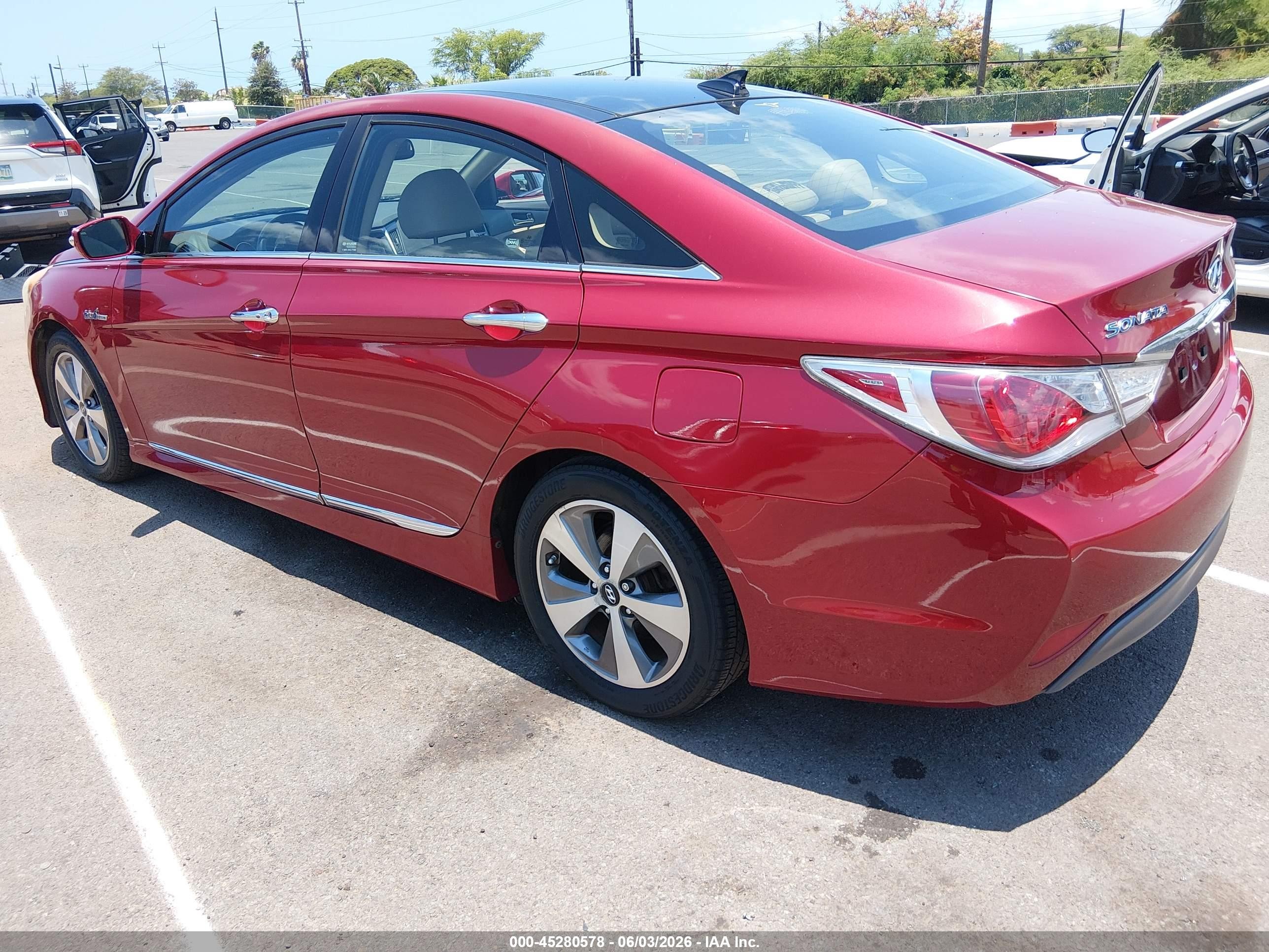2011 Hyundai Sonata Hybrid   Red vin: KMHEC4A48BA013786