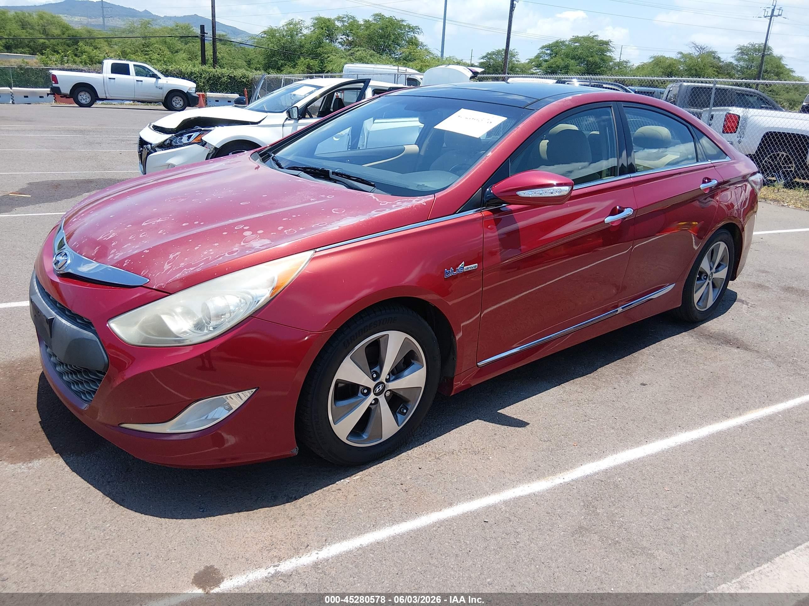 2011 Hyundai Sonata Hybrid   Red vin: KMHEC4A48BA013786