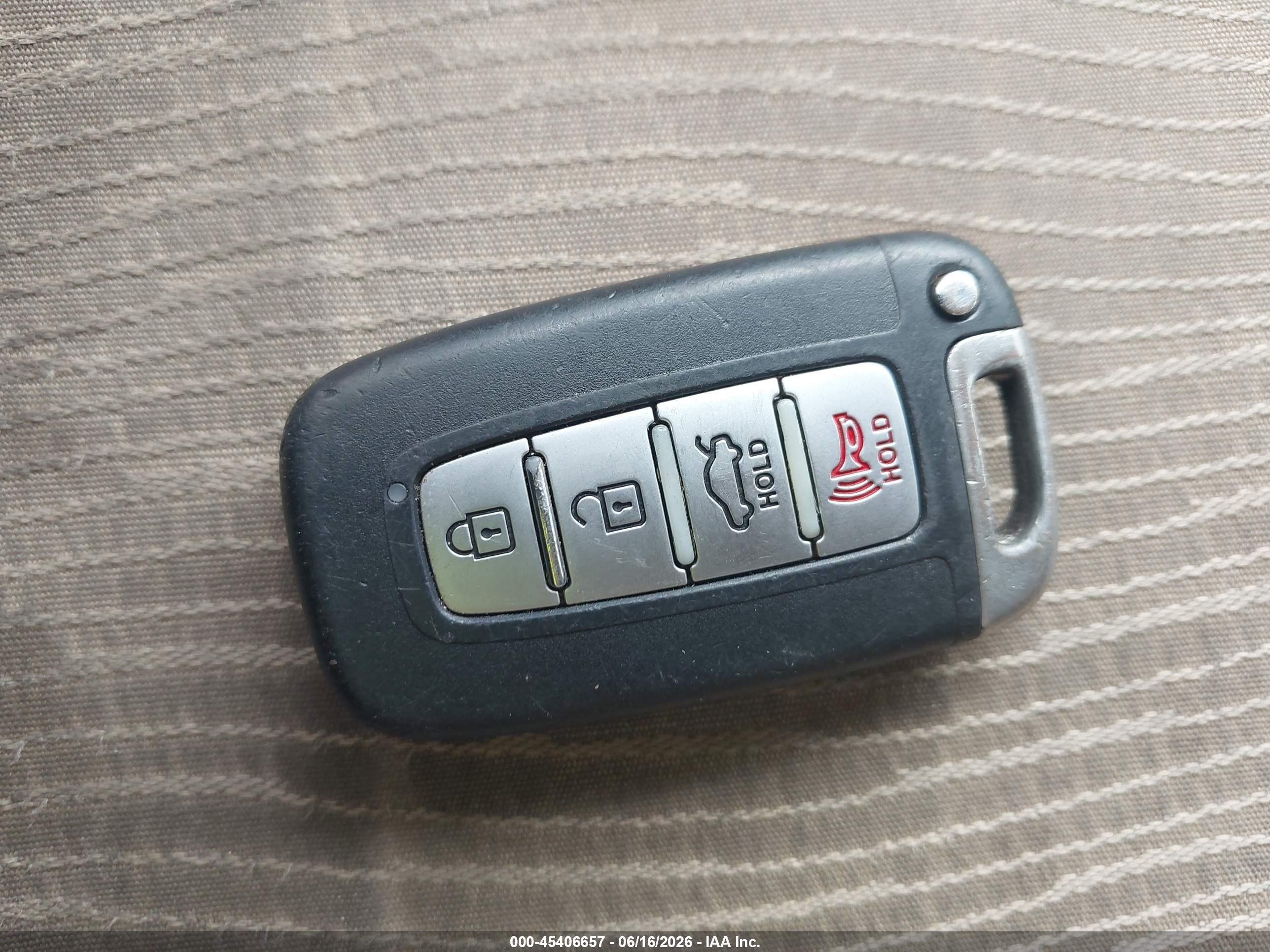 2012 Hyundai Sonata Hybrid   Белый vin: KMHEC4A48CA020965