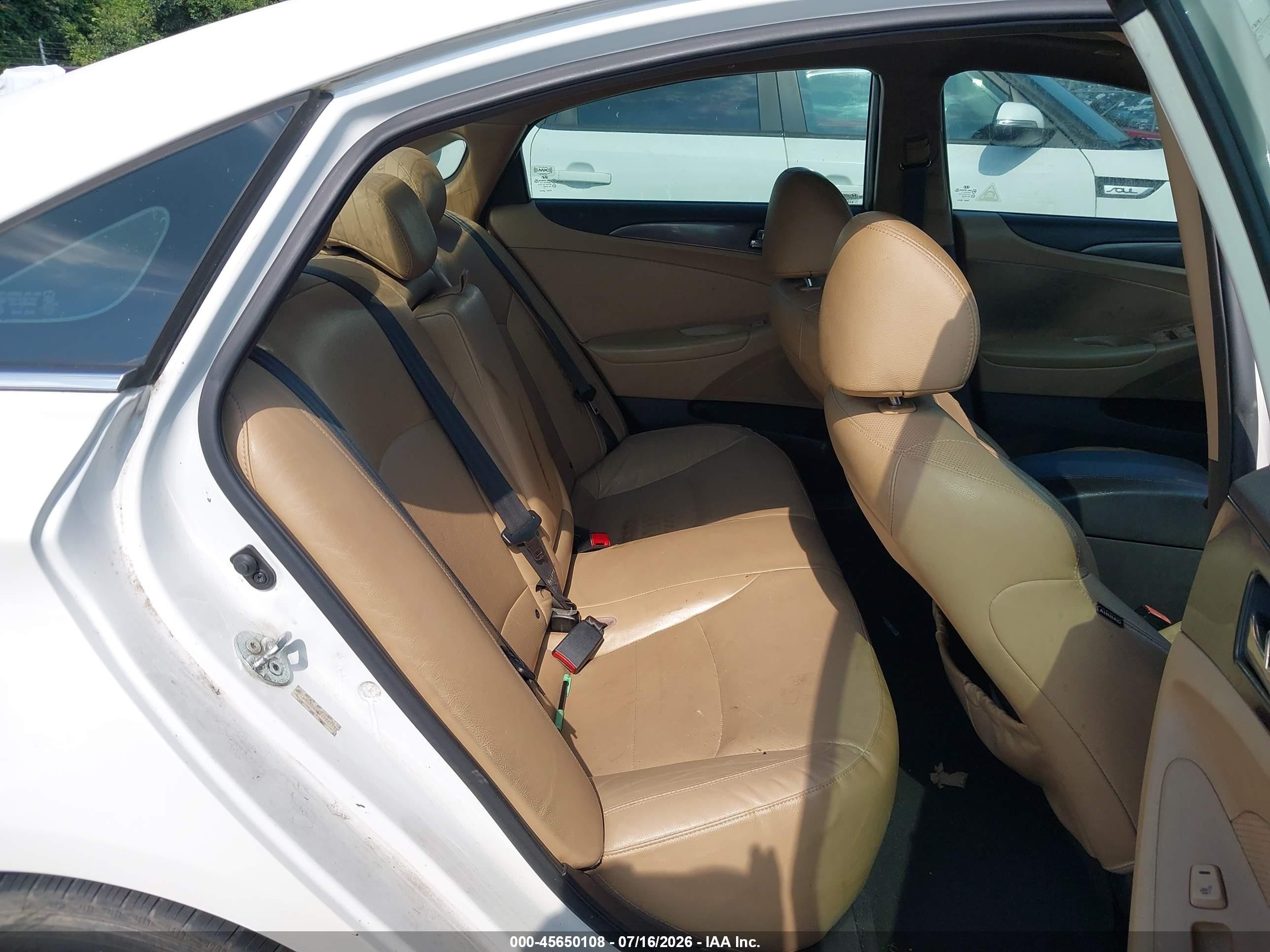 2012 Hyundai Sonata Hybrid   White vin: KMHEC4A48CA023137