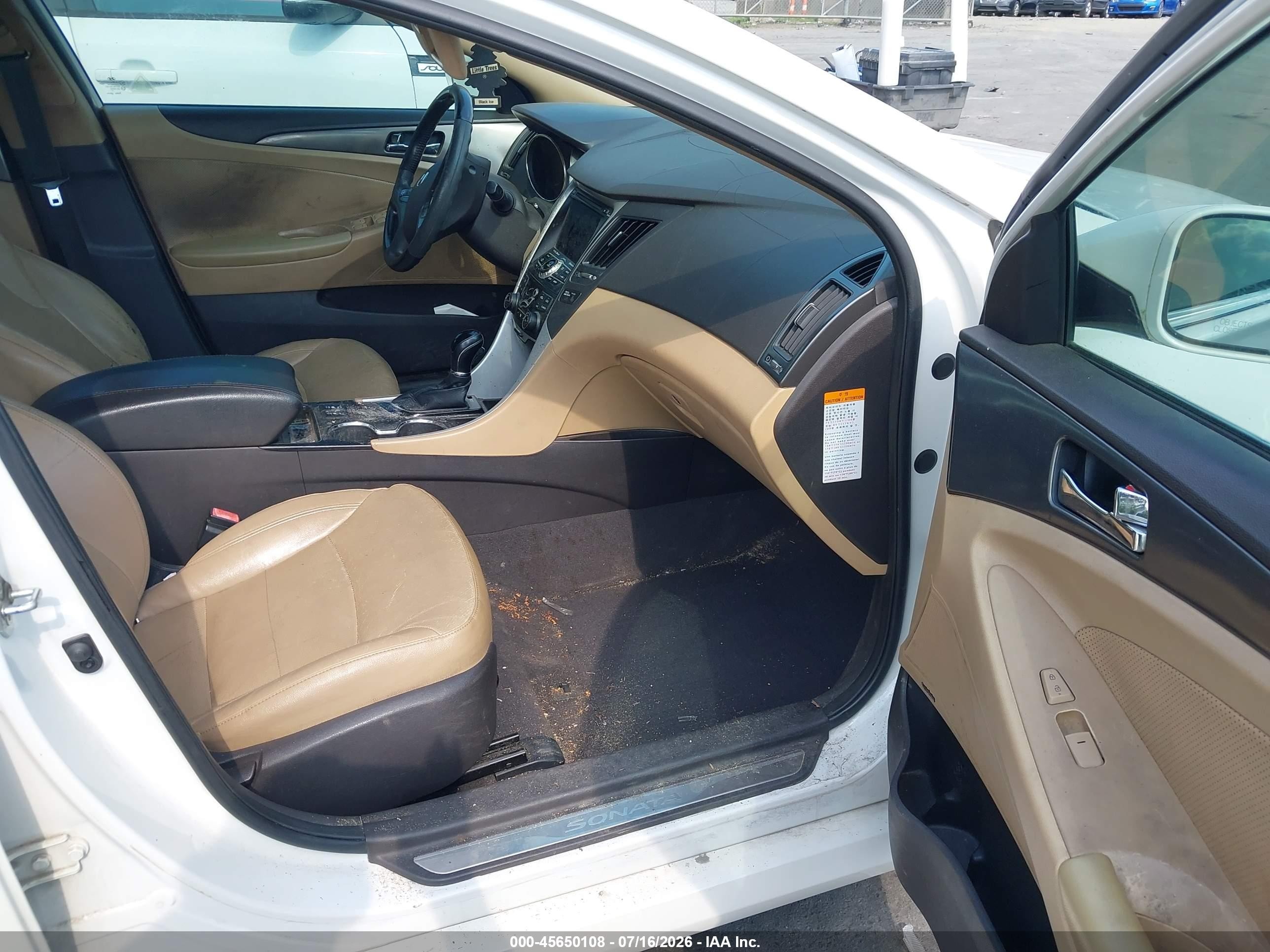 2012 Hyundai Sonata Hybrid   White vin: KMHEC4A48CA023137