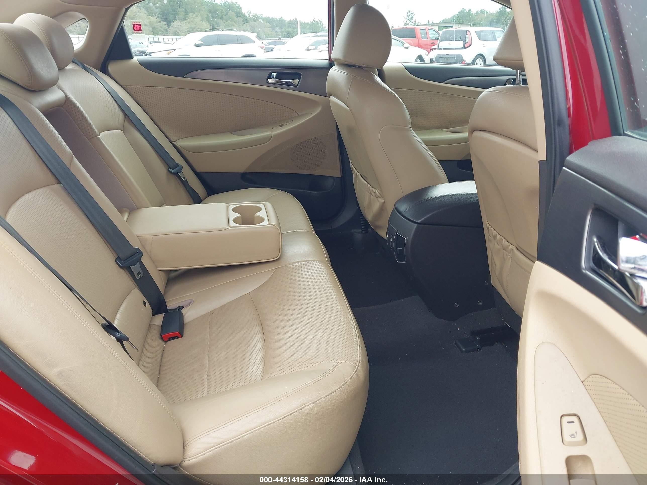 2012 Hyundai Sonata Hybrid   Красный vin: KMHEC4A48CA046563