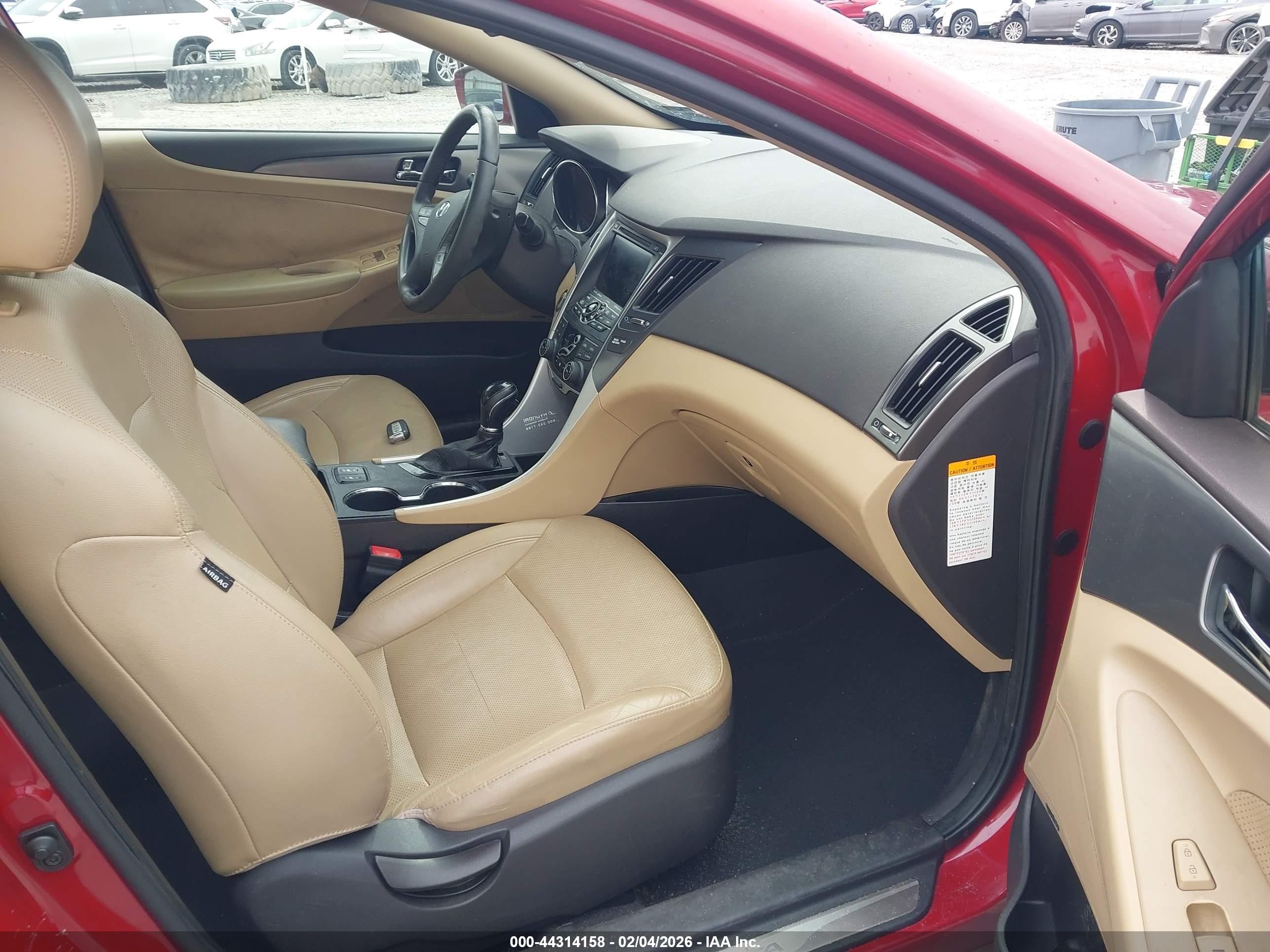2012 Hyundai Sonata Hybrid   Красный vin: KMHEC4A48CA046563