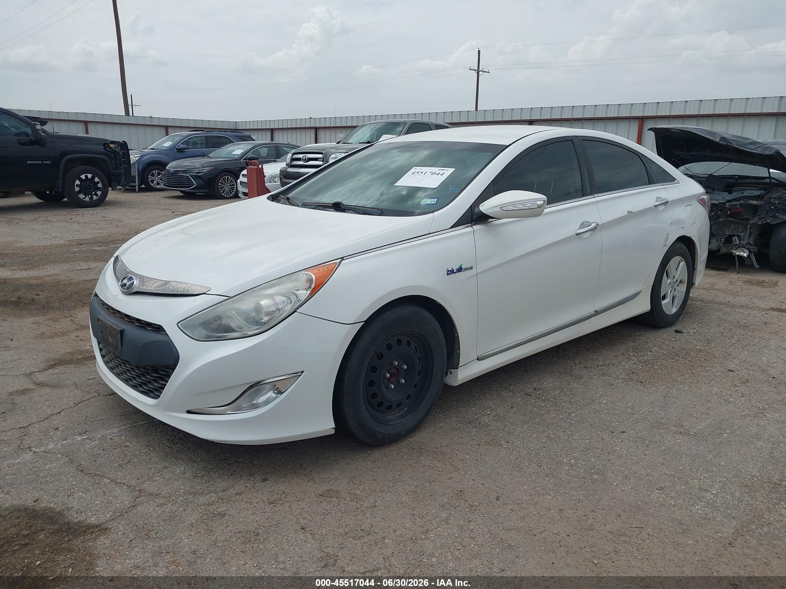 2012 Hyundai Sonata Hybrid   White vin: KMHEC4A48CA058454