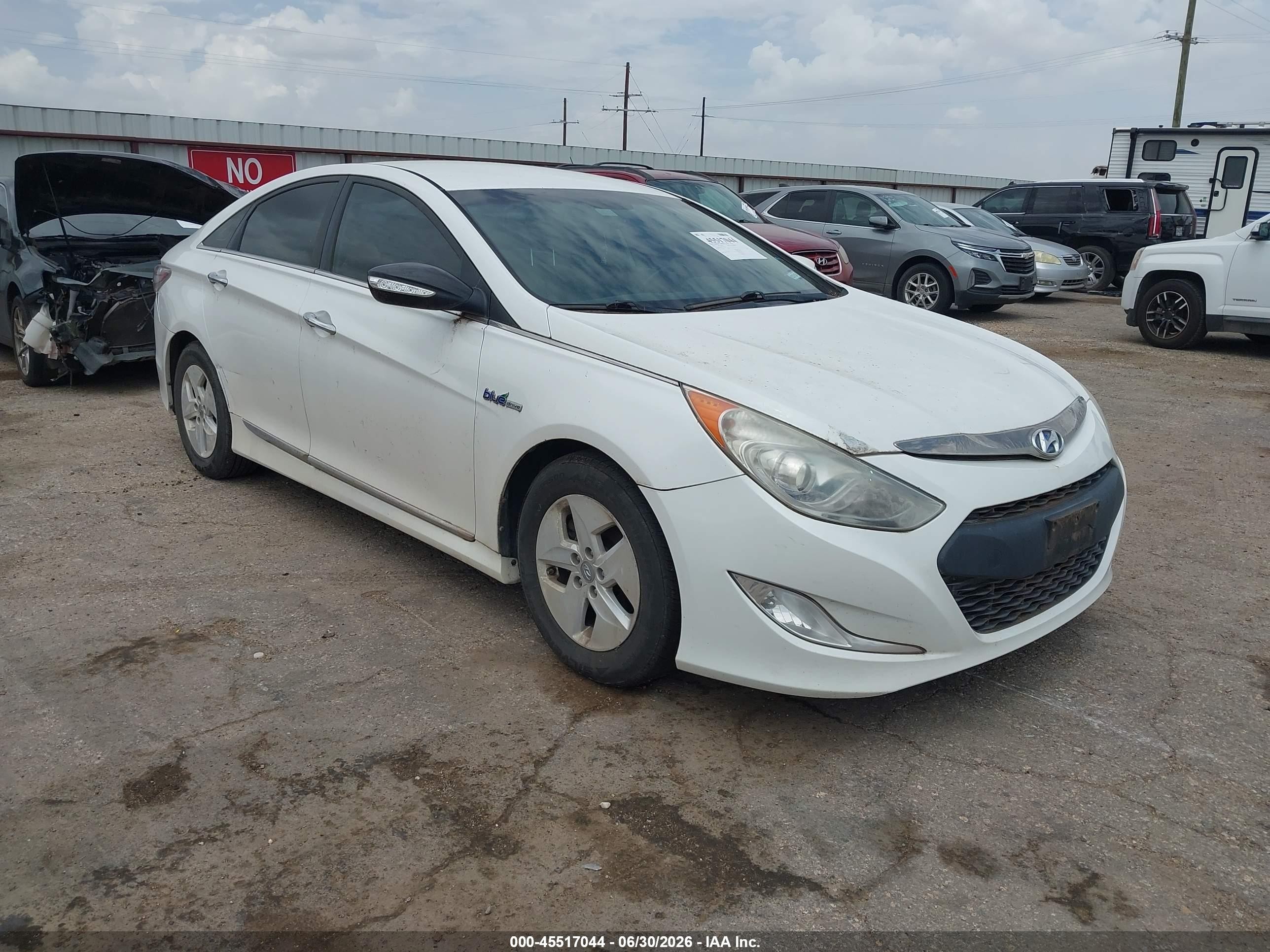 2012 Hyundai Sonata Hybrid   White vin: KMHEC4A48CA058454