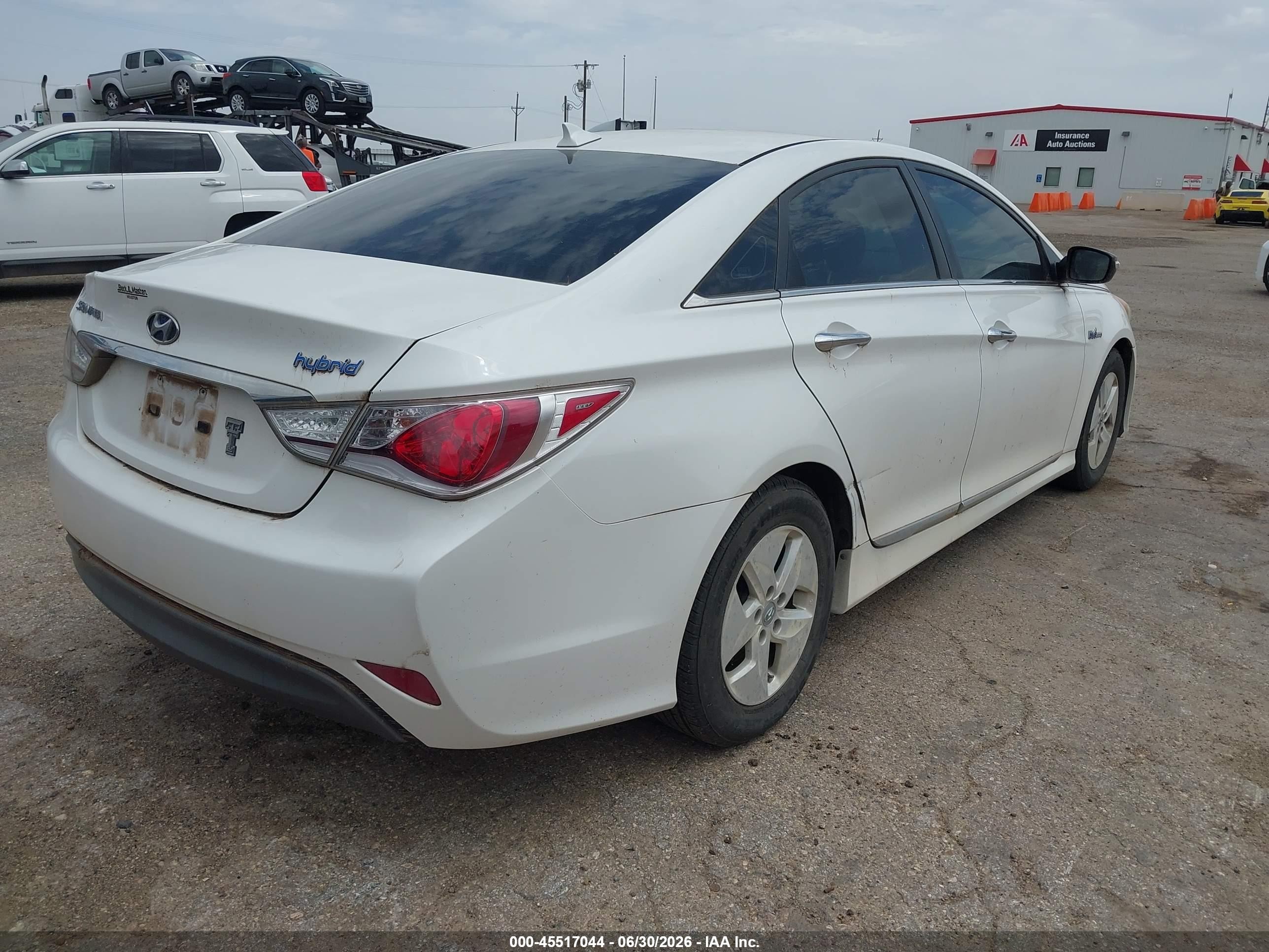 2012 Hyundai Sonata Hybrid   White vin: KMHEC4A48CA058454