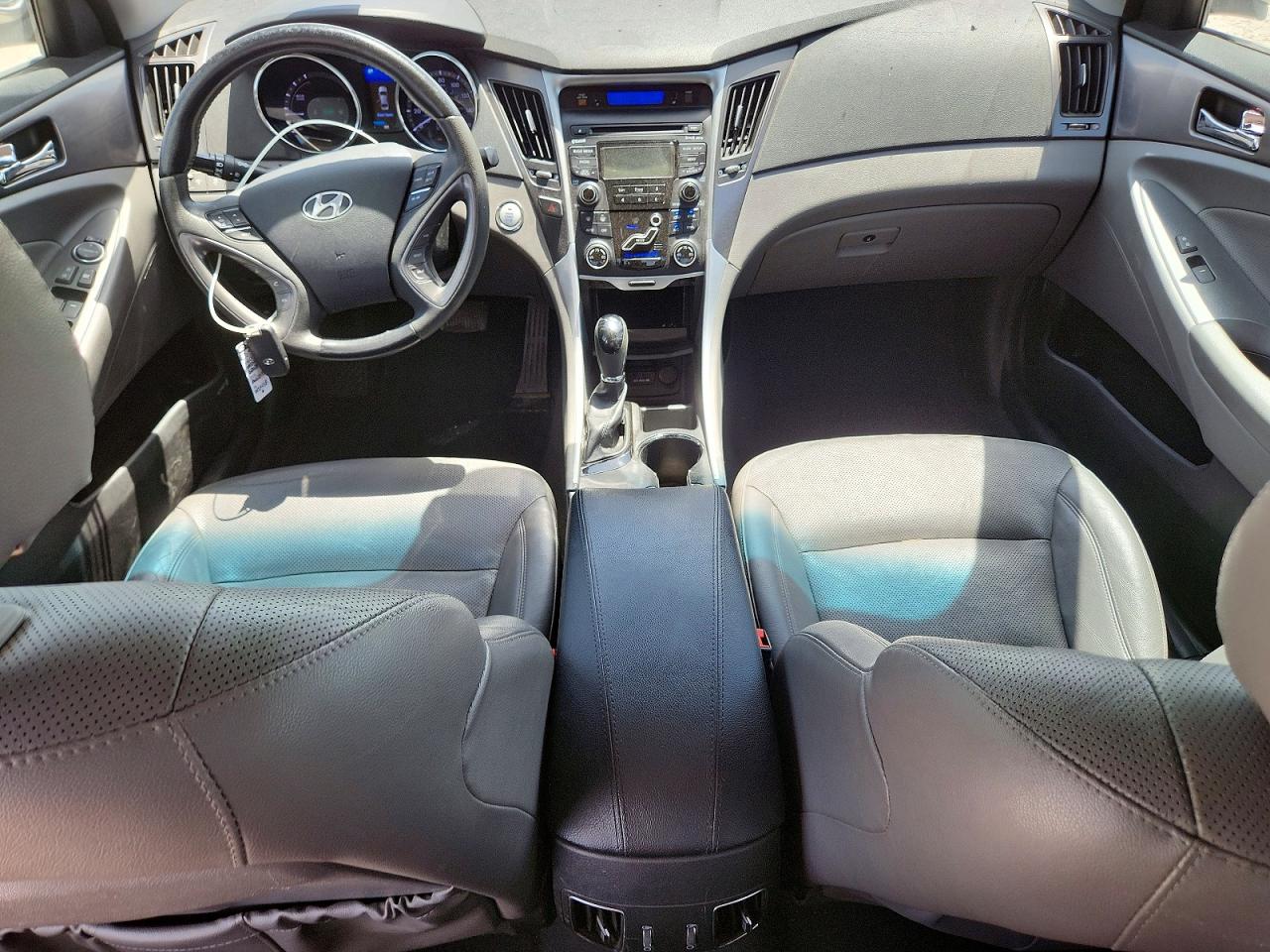 2012 Hyundai Sonata Hybrid Silver vin: KMHEC4A48CA059927