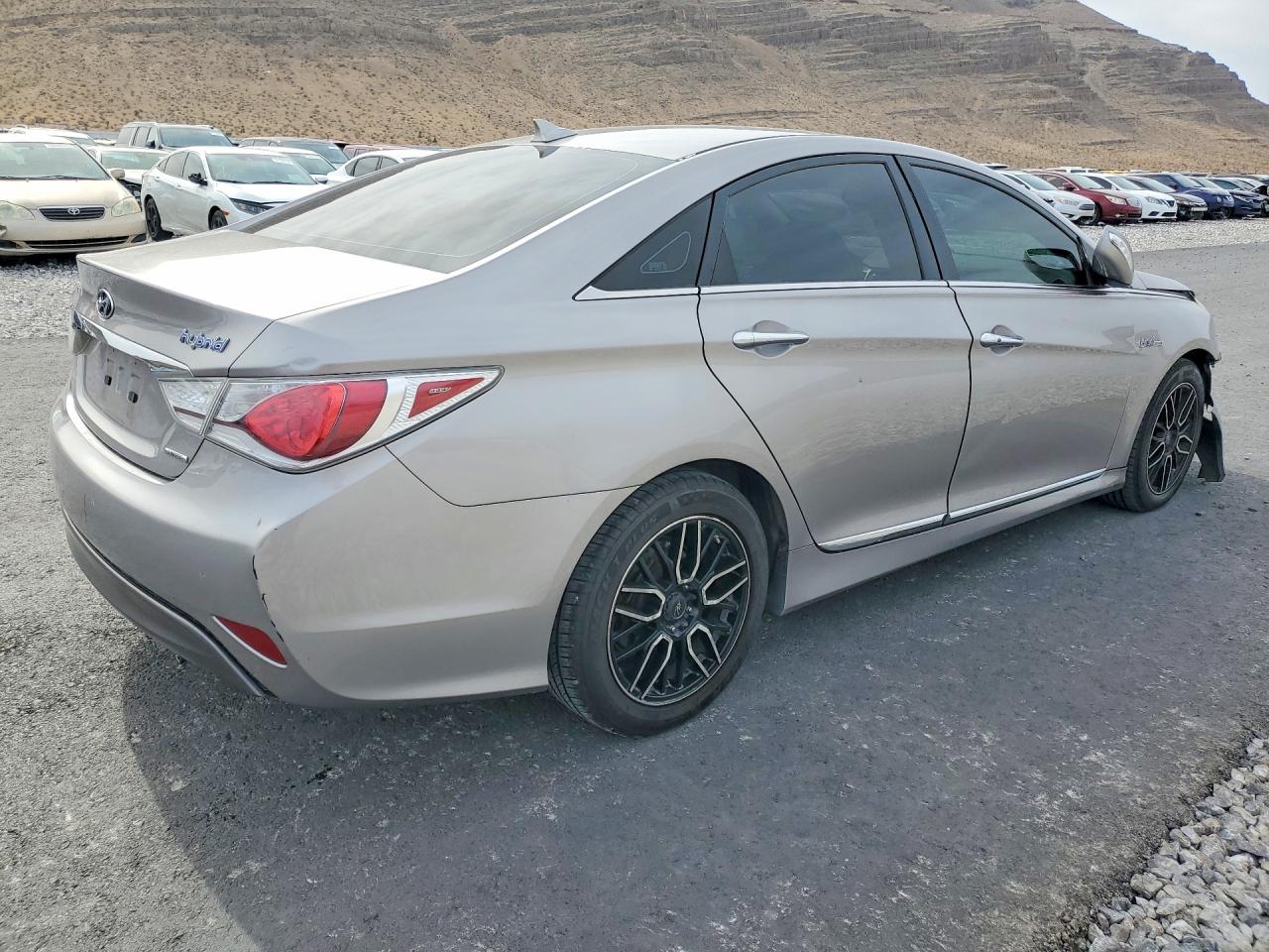 2013 Hyundai Sonata Hybrid Gray vin: KMHEC4A48DA071657