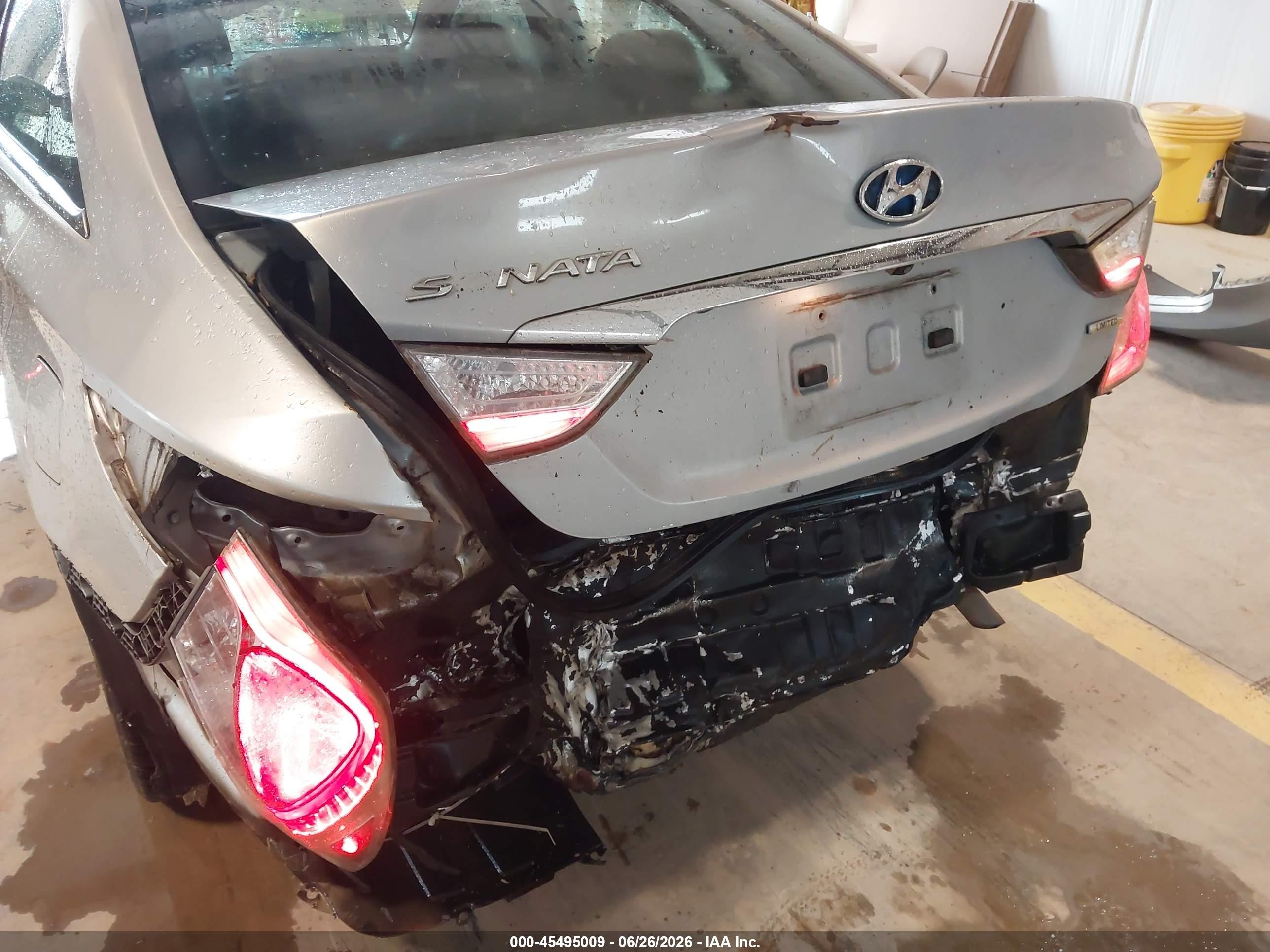 2013 Hyundai Sonata Hybrid Limited Silver vin: KMHEC4A48DA076244
