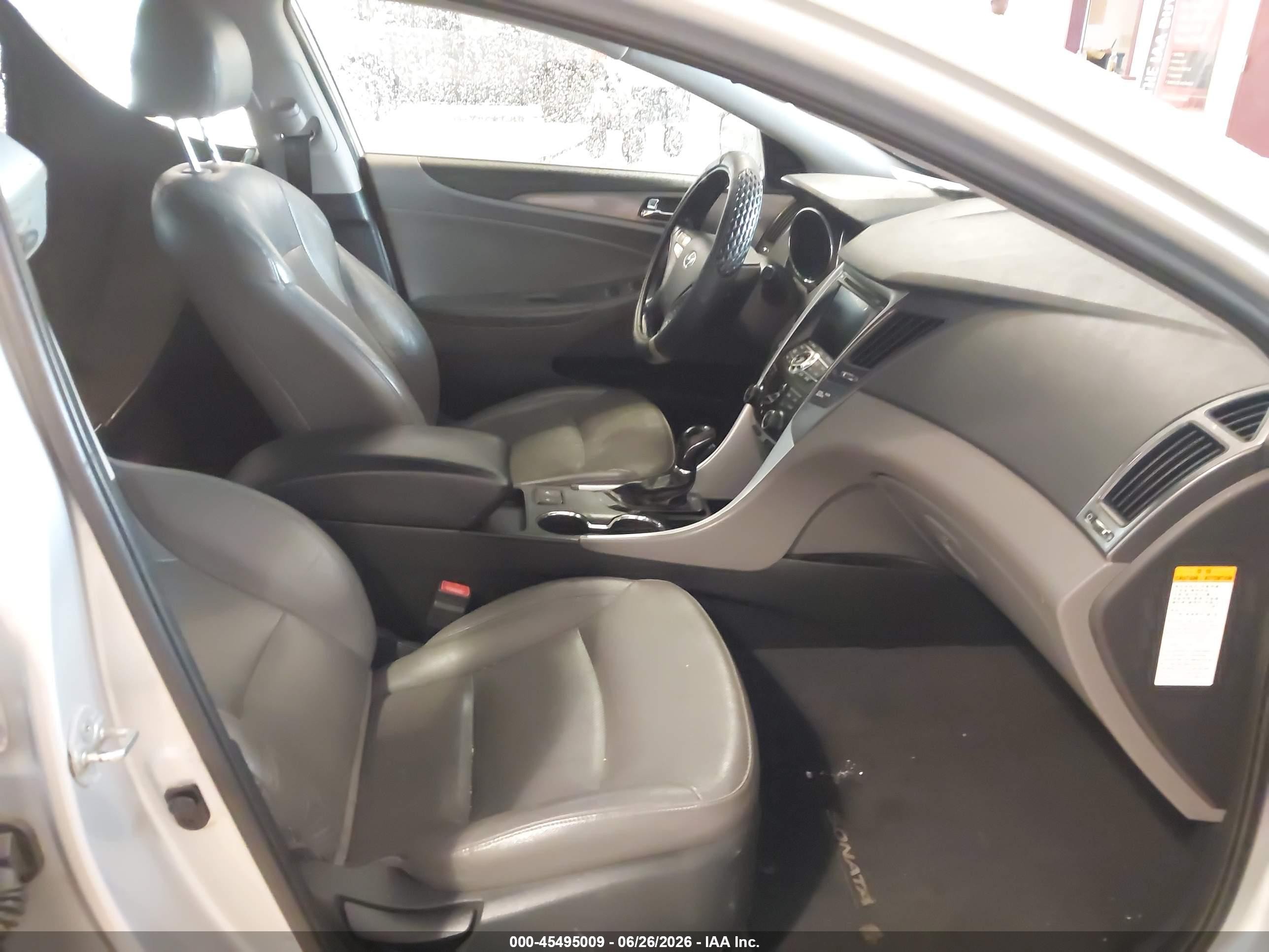 2013 Hyundai Sonata Hybrid Limited Silver vin: KMHEC4A48DA076244