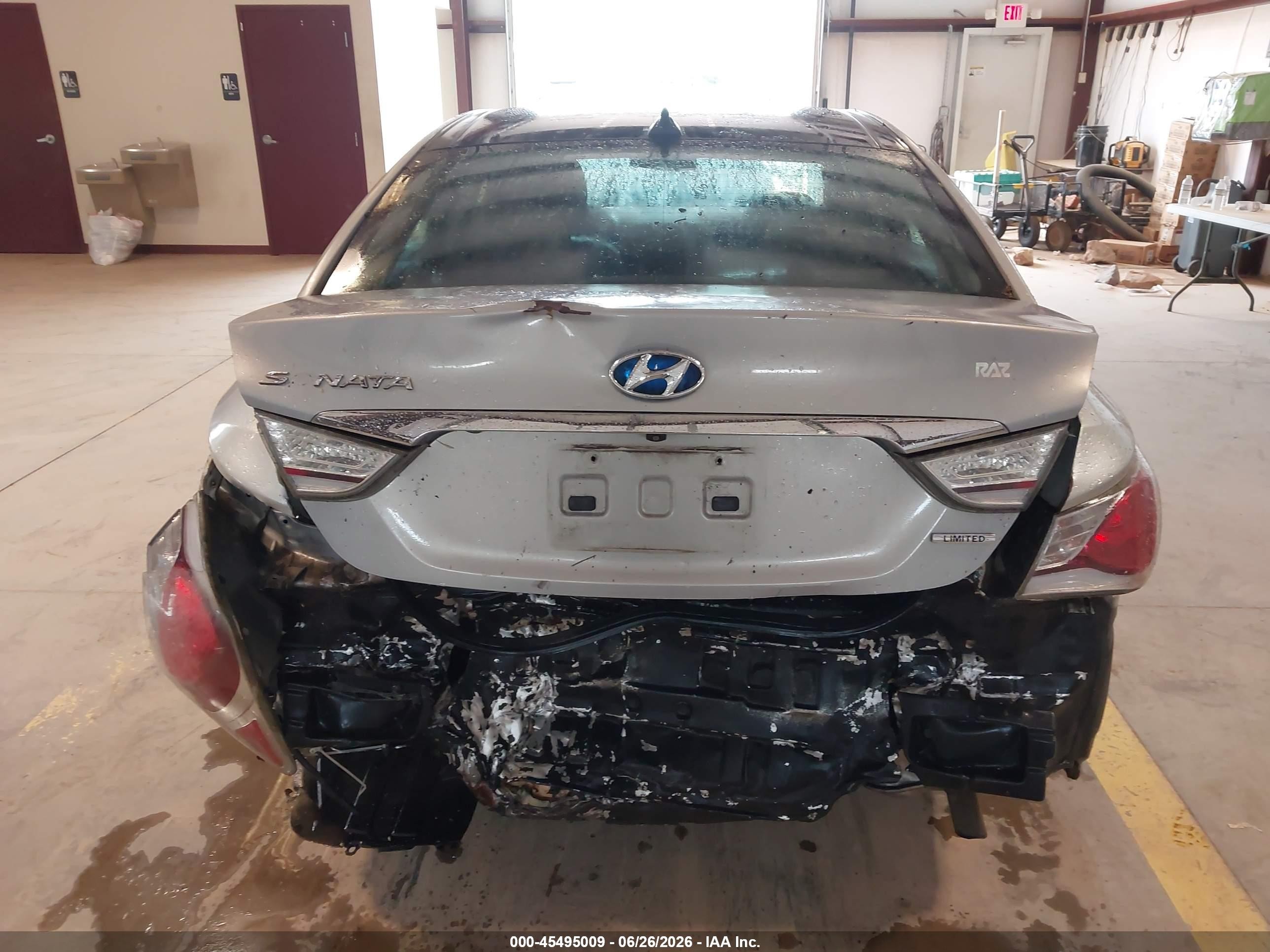 2013 Hyundai Sonata Hybrid Limited Silver vin: KMHEC4A48DA076244