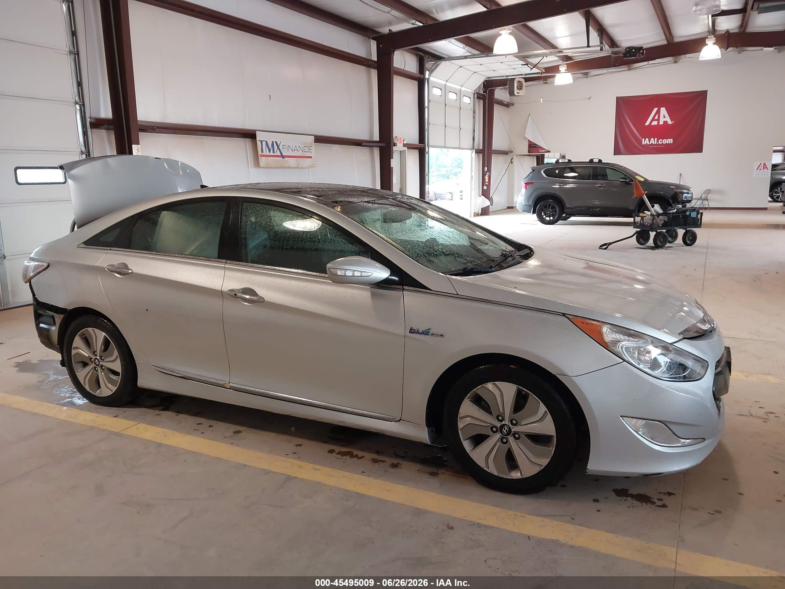 2013 Hyundai Sonata Hybrid Limited Silver vin: KMHEC4A48DA076244