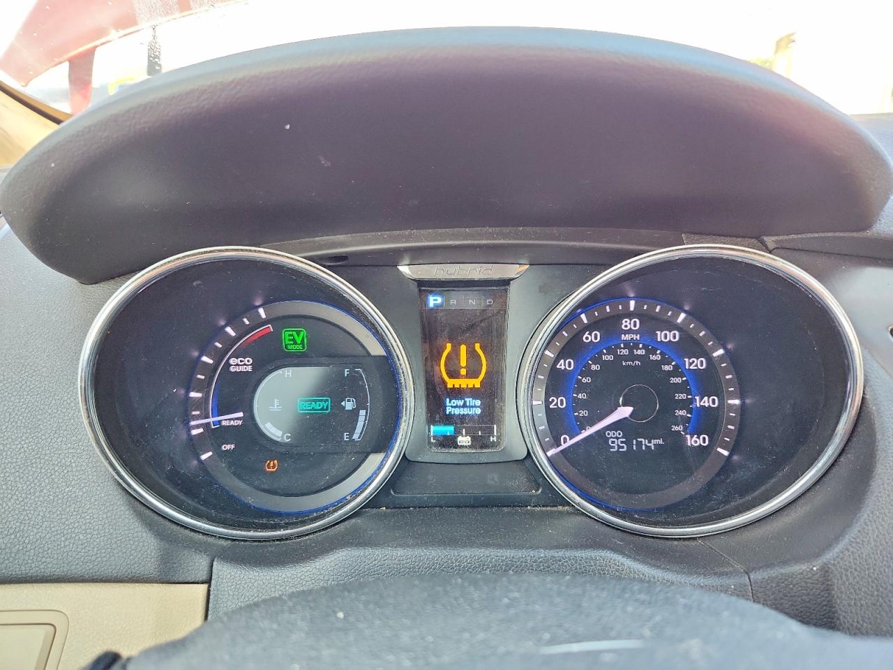 2013 Hyundai Sonata Hybrid Red vin: KMHEC4A48DA081217