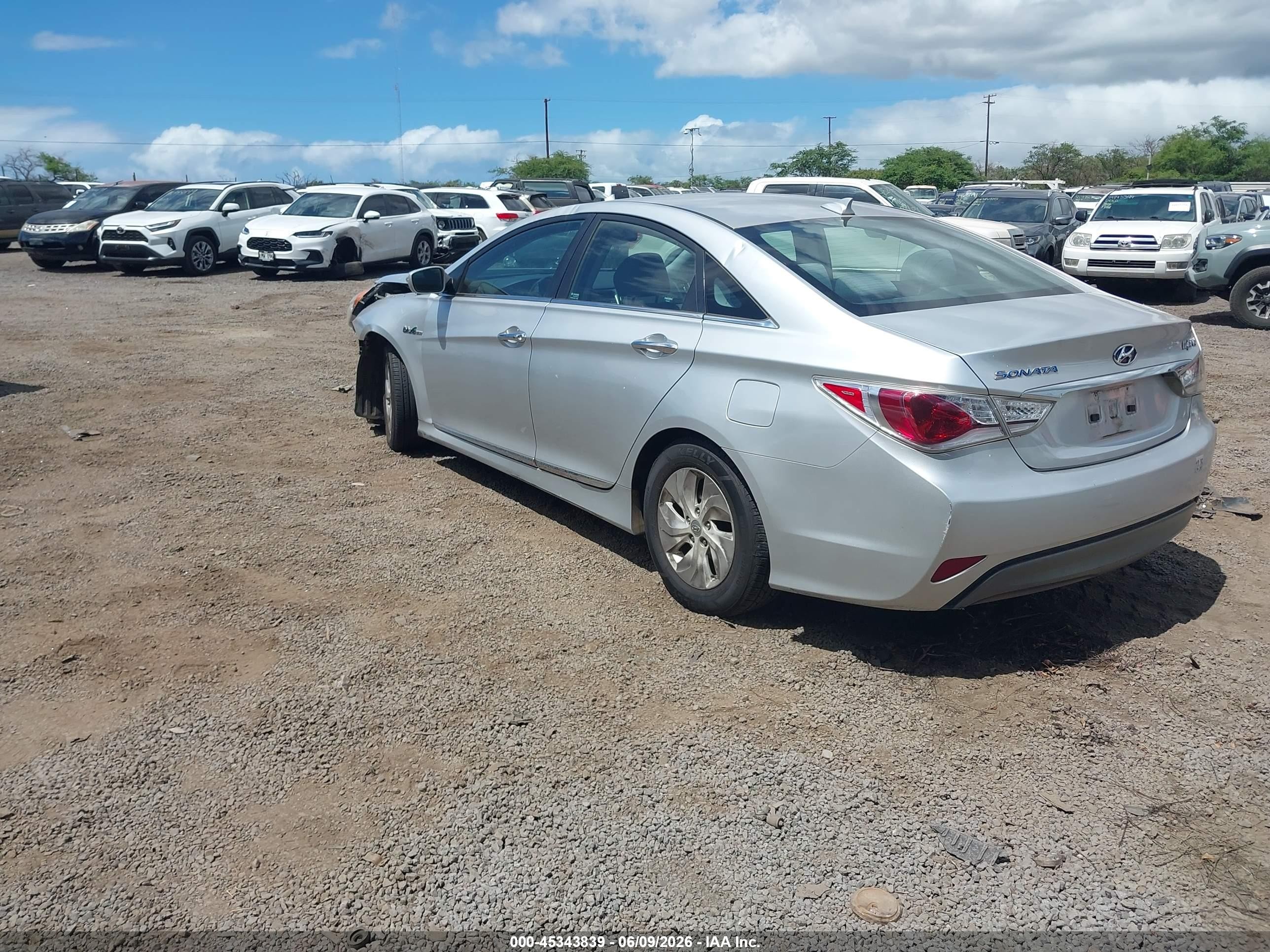 2013 Hyundai Sonata Hybrid   Silver vin: KMHEC4A48DA082934