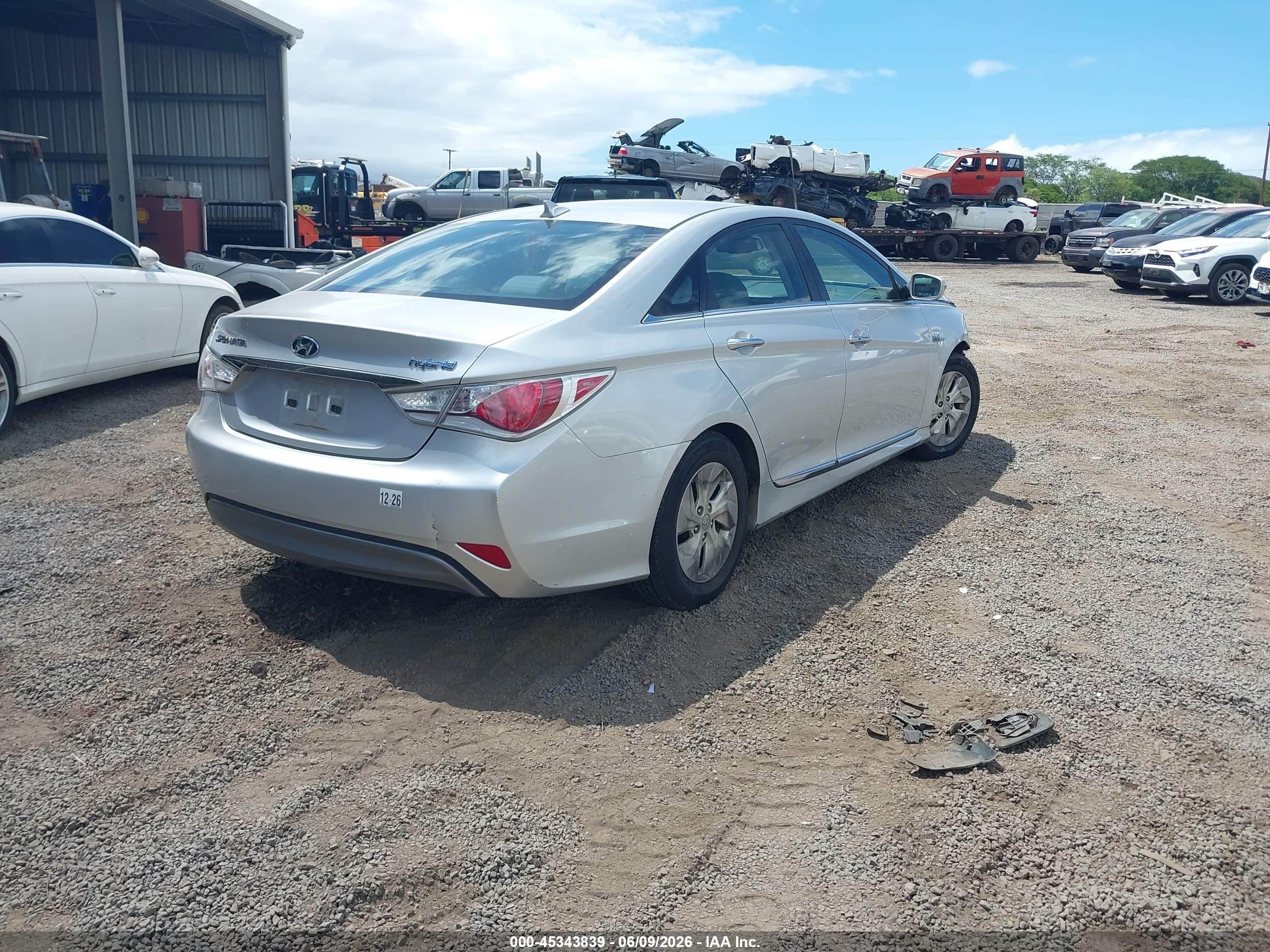 2013 Hyundai Sonata Hybrid   Silver vin: KMHEC4A48DA082934