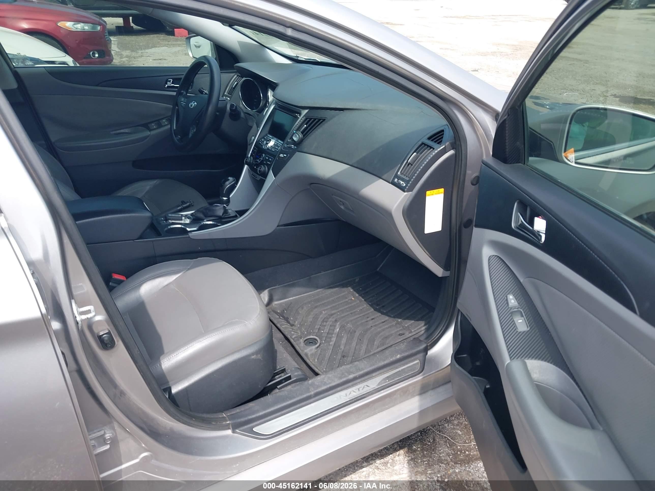 2013 Hyundai Sonata Hybrid Limited Silver vin: KMHEC4A48DA096218