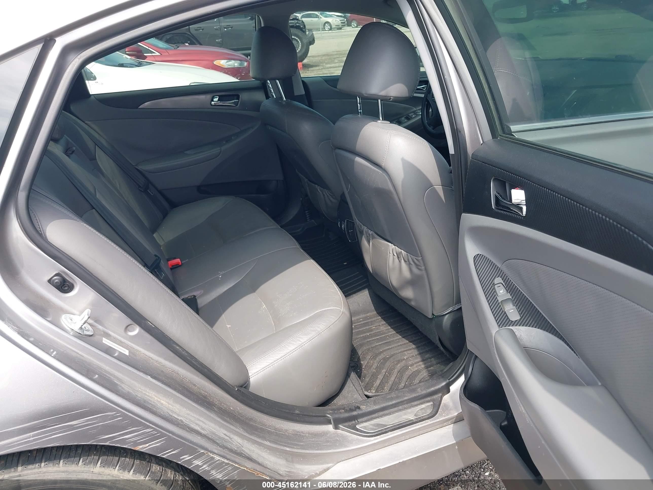 2013 Hyundai Sonata Hybrid Limited Silver vin: KMHEC4A48DA096218