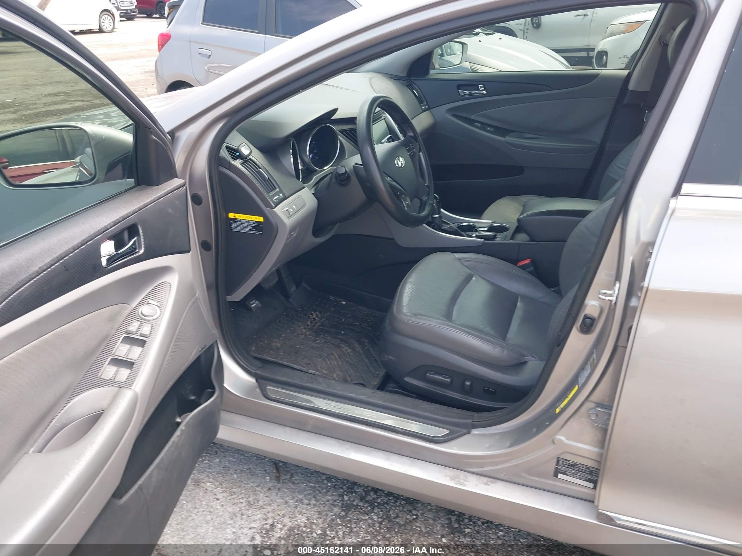 2013 Hyundai Sonata Hybrid Limited Silver vin: KMHEC4A48DA096218