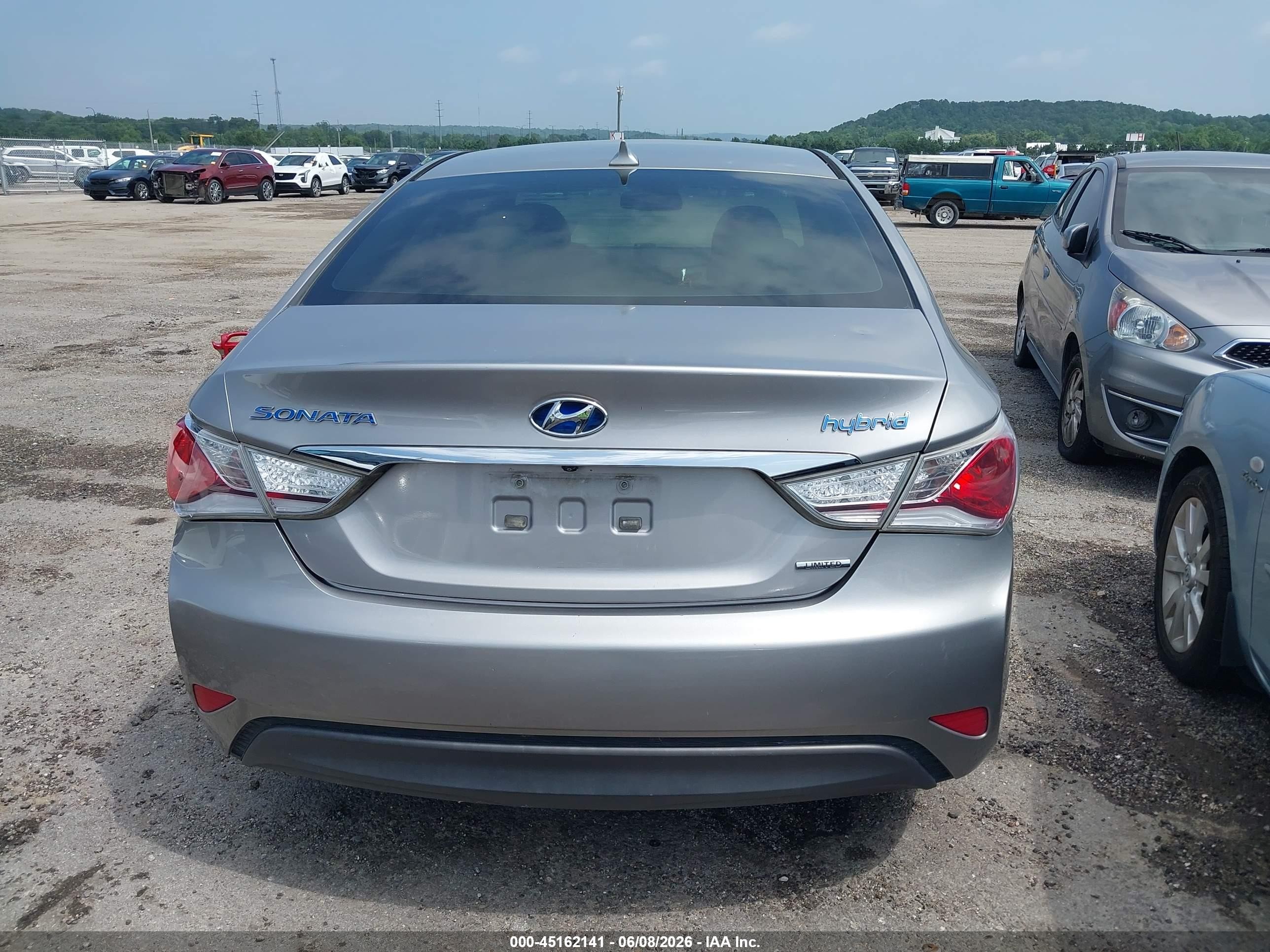 2013 Hyundai Sonata Hybrid Limited Silver vin: KMHEC4A48DA096218
