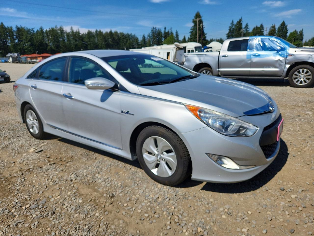 2013 Hyundai Sonata Hybrid Silver vin: KMHEC4A48DA099264