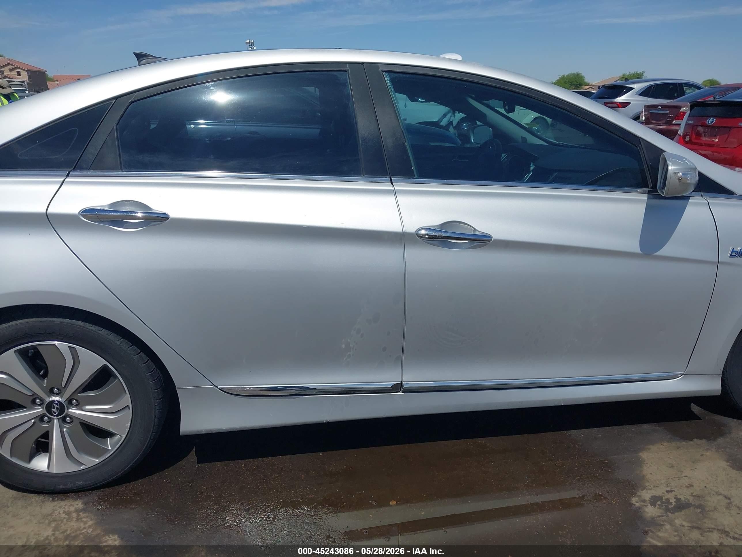 2014 Hyundai Sonata Hybrid Limited Silver vin: KMHEC4A48EA107056