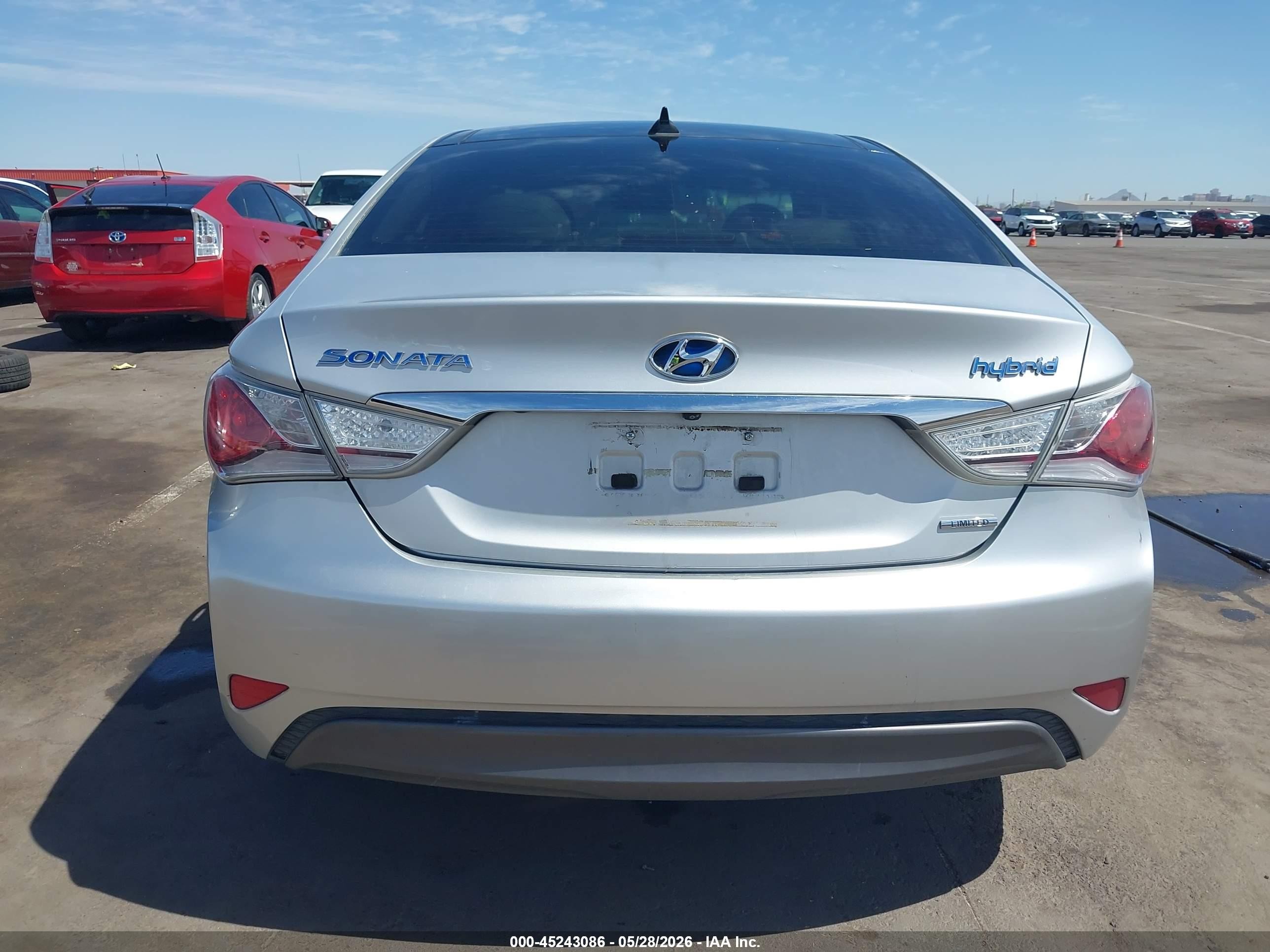 2014 Hyundai Sonata Hybrid Limited Silver vin: KMHEC4A48EA107056