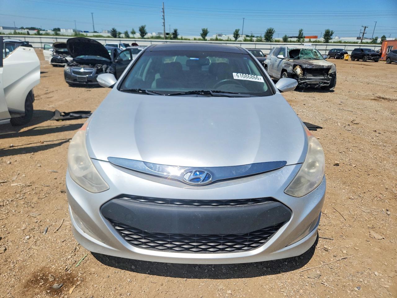 2014 Hyundai Sonata Hybrid Серебряный vin: KMHEC4A48EA108627