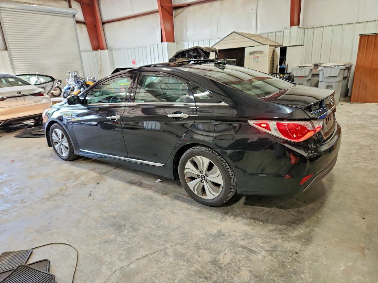 2014 Hyundai Sonata Hybrid Black vin: KMHEC4A48EA110068