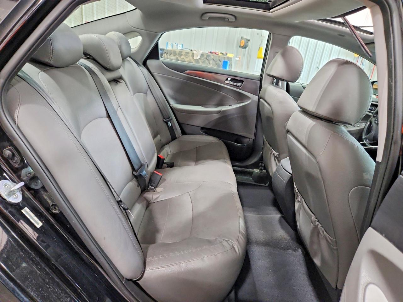 2014 Hyundai Sonata Hybrid Black vin: KMHEC4A48EA110068